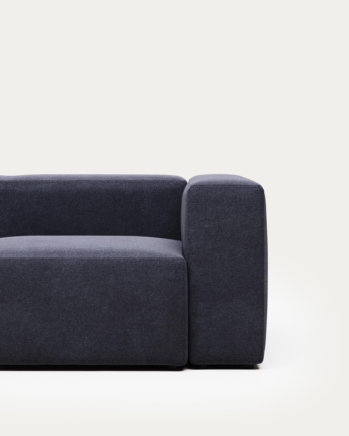Blok 2-Sitzer-Sofa blau 210 cm FR in Blau präsentiert im Onlineshop von KAQTU Design AG. 2er Sofa ist von Kave Home