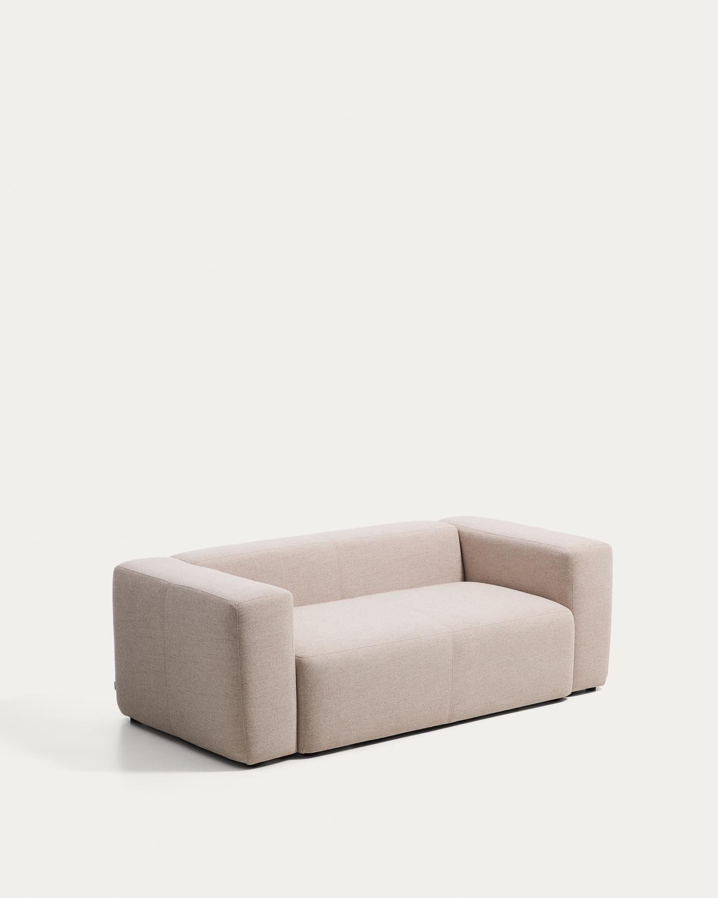 2-Sitzer-Sofa Blok in beiger Chenille, 210 cm, FSC Mix Credit in Beige präsentiert im Onlineshop von KAQTU Design AG. 2er Sofa ist von Kave Home