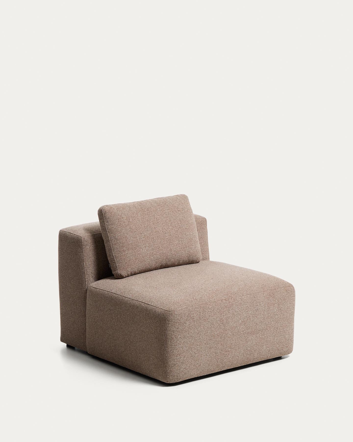 Sessel Blok in brauner Chenille, 90 cm, FSC Mix Credit in Taupe präsentiert im Onlineshop von KAQTU Design AG. Pouf ist von Kave Home