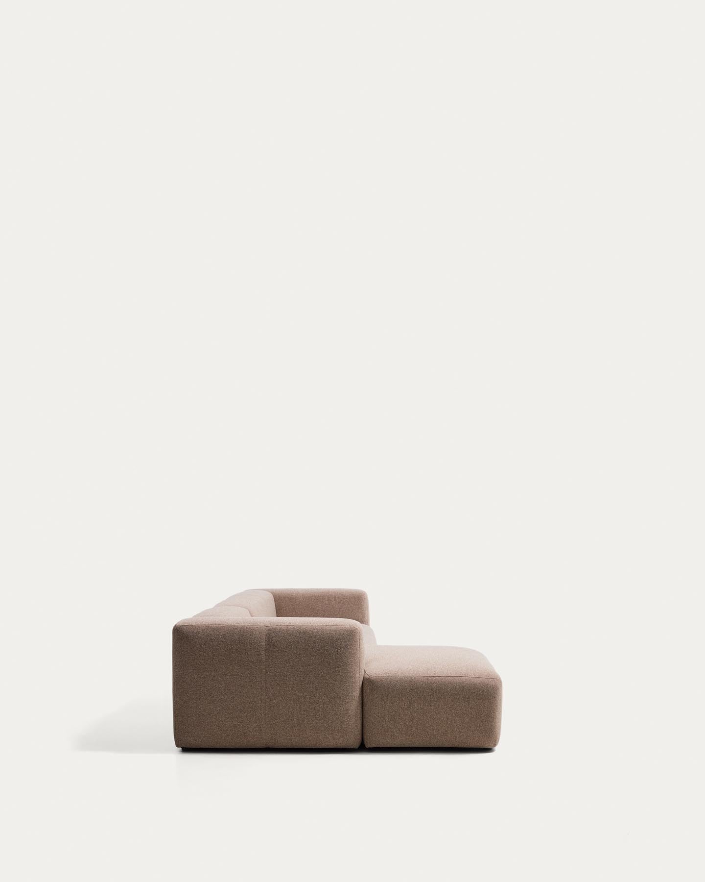 4-Sitzer-Sofa Blok mit Chaiselongue links in brauner Chenille, 330 cm, FSC Mix Credit in Taupe präsentiert im Onlineshop von KAQTU Design AG. L-Sofa links ist von Kave Home