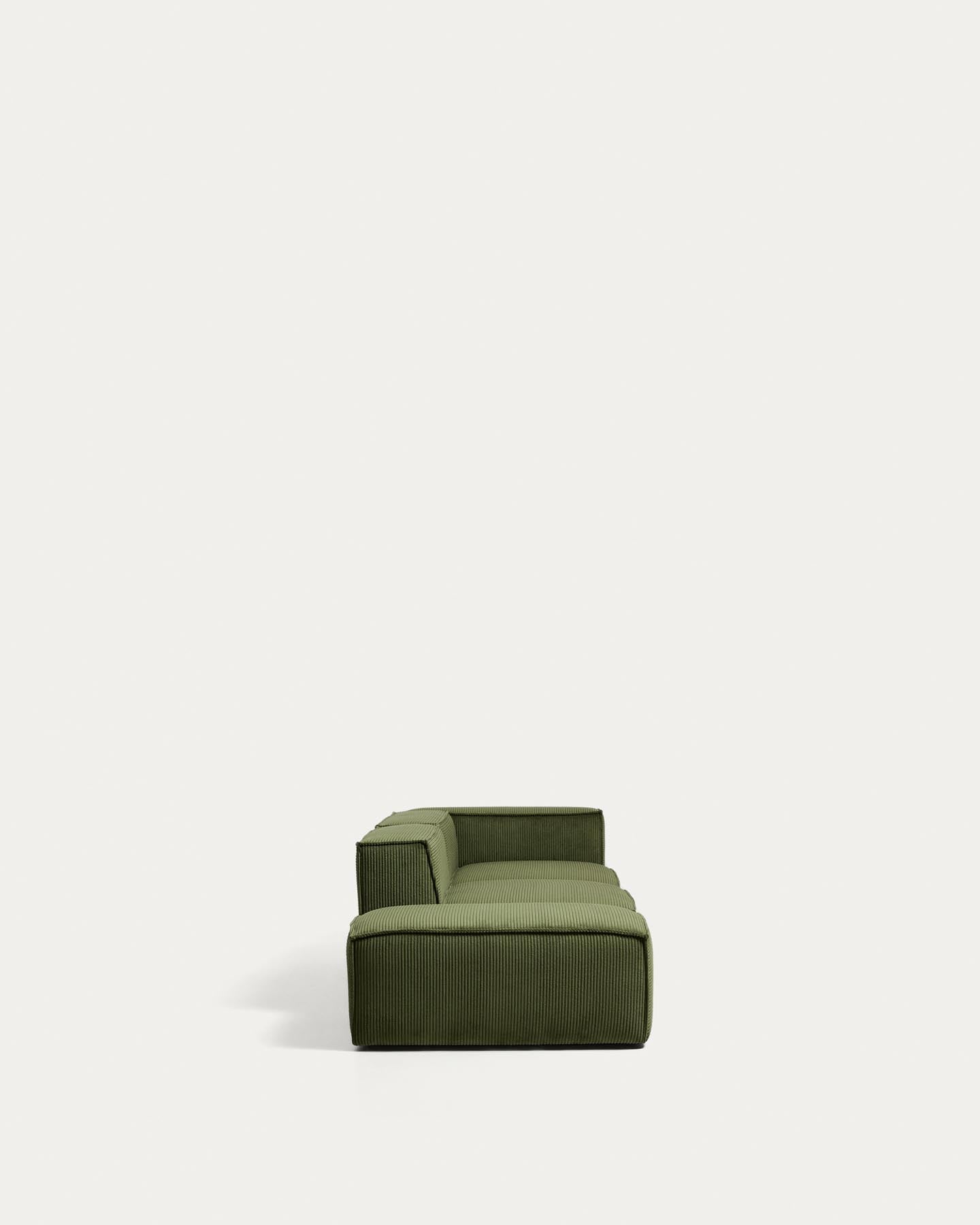 3-Sitzer-Sofa Blok mit Armlehne rechts und Pouf-Randmodul in grobem grünem Cord, 270 cm, FSC Mix Credit in Grün präsentiert im Onlineshop von KAQTU Design AG. 3er Sofa ist von Kave Home