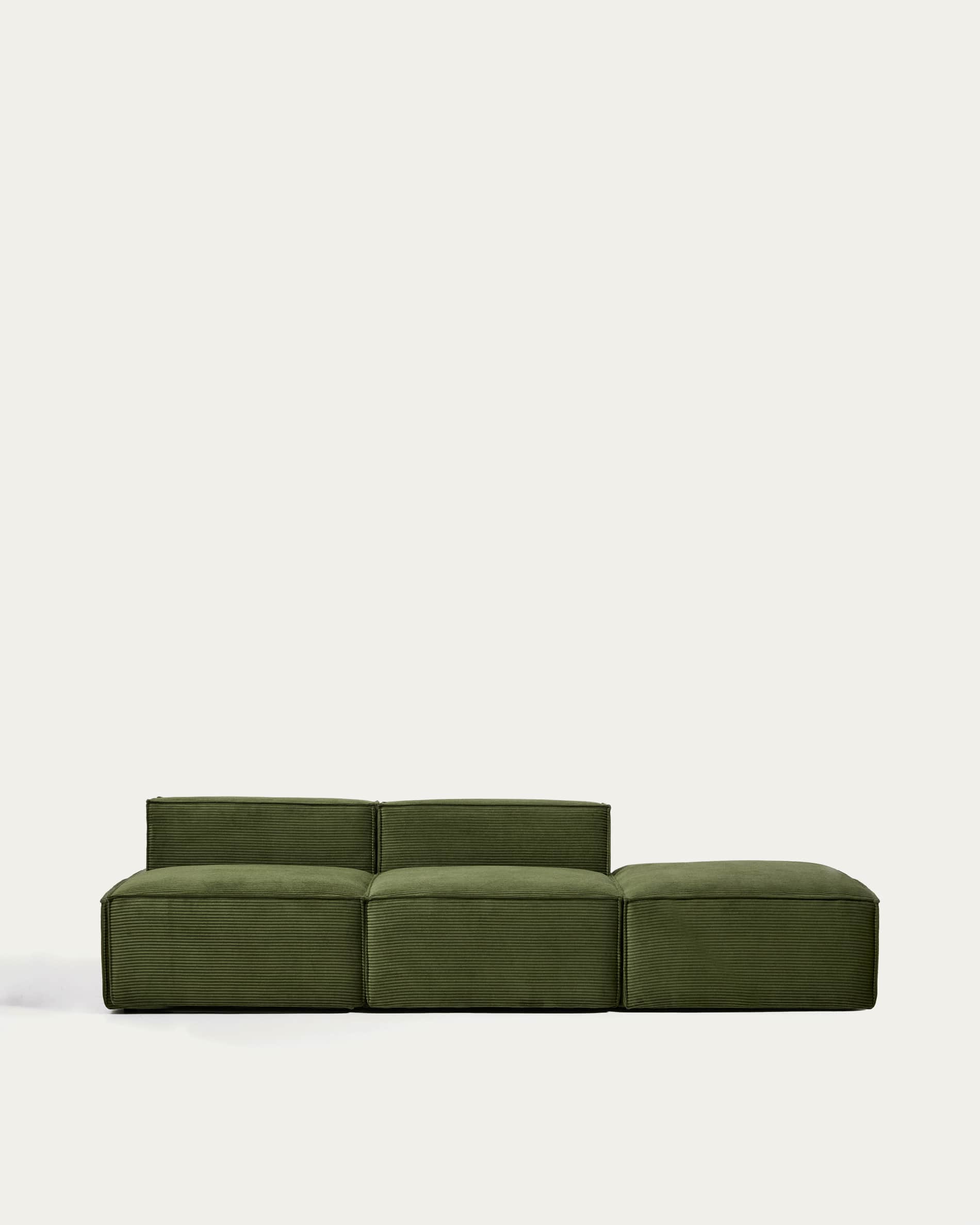 3-Sitzer-Sofa Blok mit Pouf-Randmodul in grobem grünem Cord, 270 cm, FSC Mix Credit in Grün präsentiert im Onlineshop von KAQTU Design AG. 3er Sofa ist von Kave Home