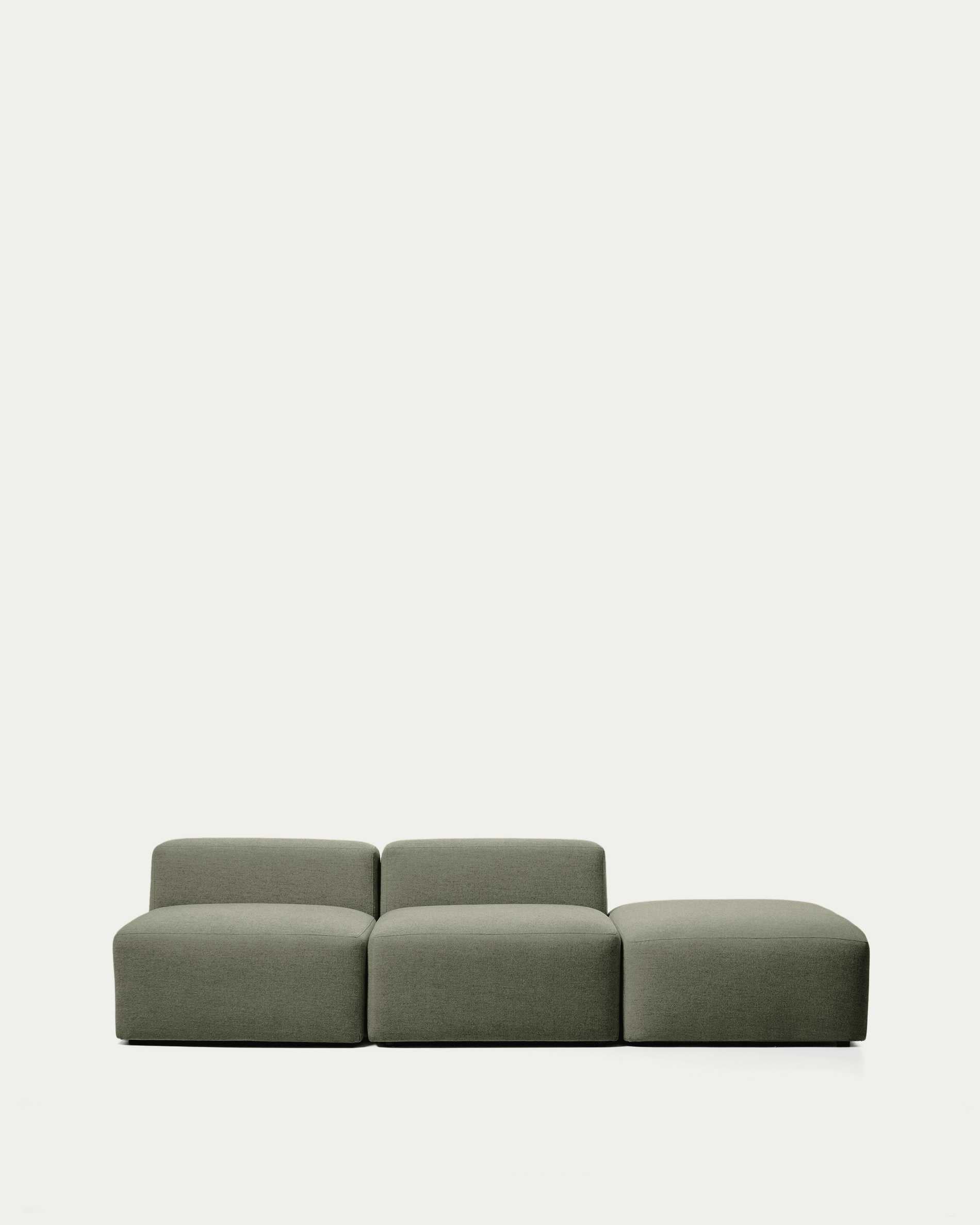3-Sitzer-Sofa Blok mit Pouf-Randmodul in moosgrüner Chenille, 270 cm, FSC Mix Credit in Grün präsentiert im Onlineshop von KAQTU Design AG. 3er Sofa ist von Kave Home