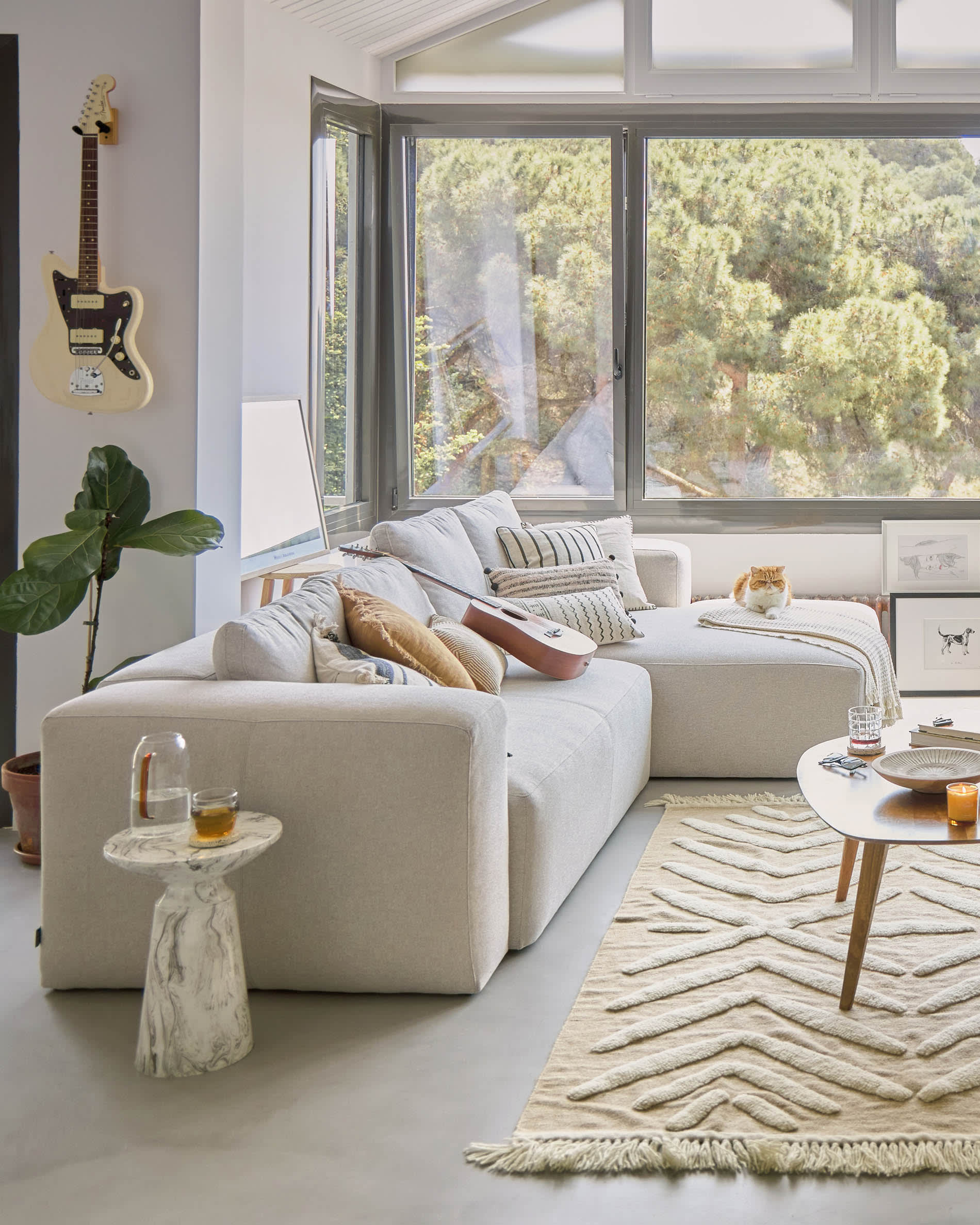 Elegantes 4-Sitzer Sofa mit rechter Chaiselongue, beige, 330 cm, FSC-zertifiziert, von Kave Home, stilvoll und nachhaltig.