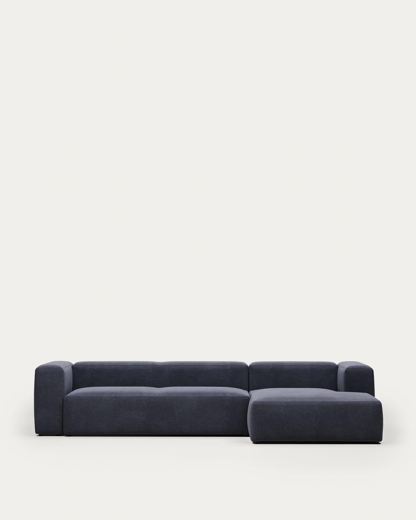 Blok 4-Sitzer Sofa mit Chaiselongue rechts blau 330 cm FR in Blau präsentiert im Onlineshop von KAQTU Design AG. 4er Sofa ist von Kave Home