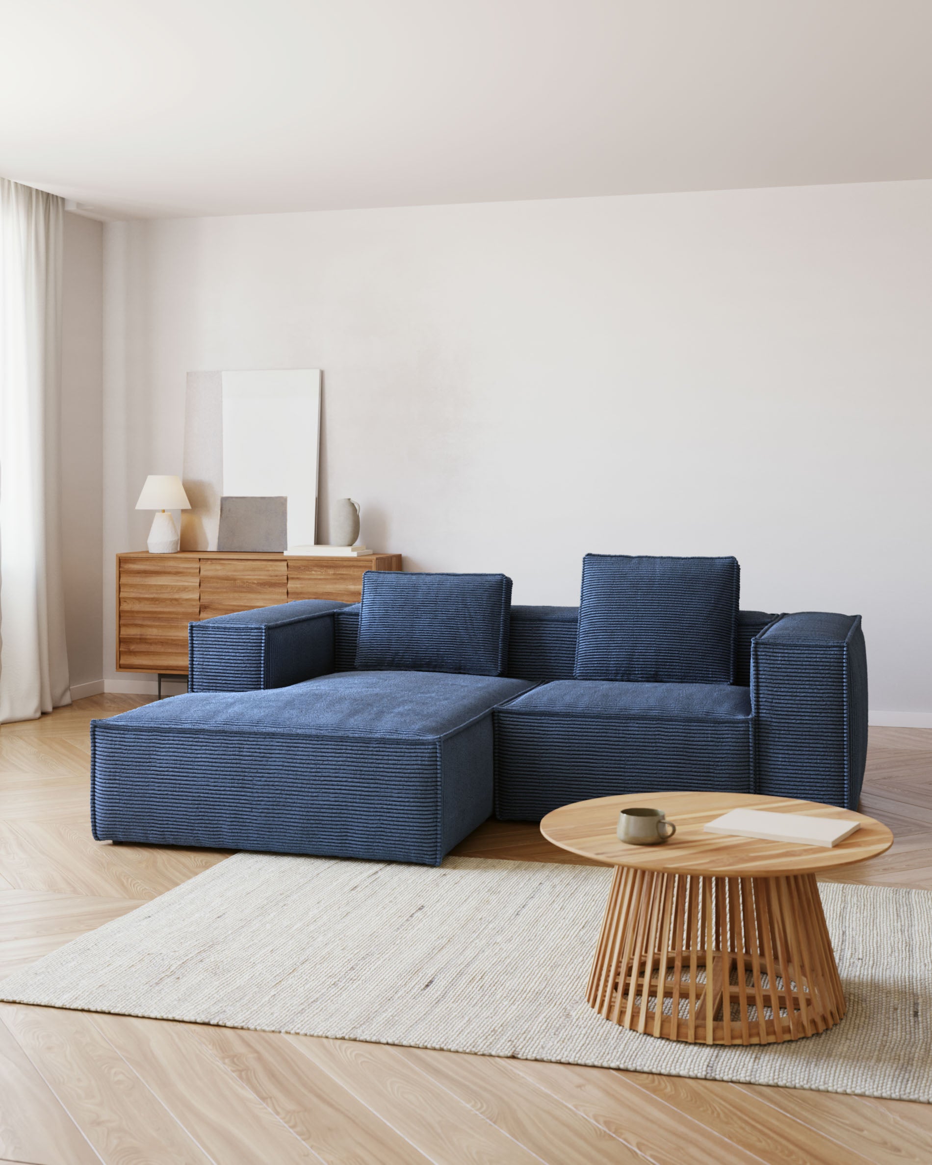 2-Sitzer-Sofa Blok mit Chaiselongue links, schwer entflammbar mit dickem, blauem Cord, 240 cm, FSC Mix Credit in Blau präsentiert im Onlineshop von KAQTU Design AG. 2er Sofa ist von Kave Home