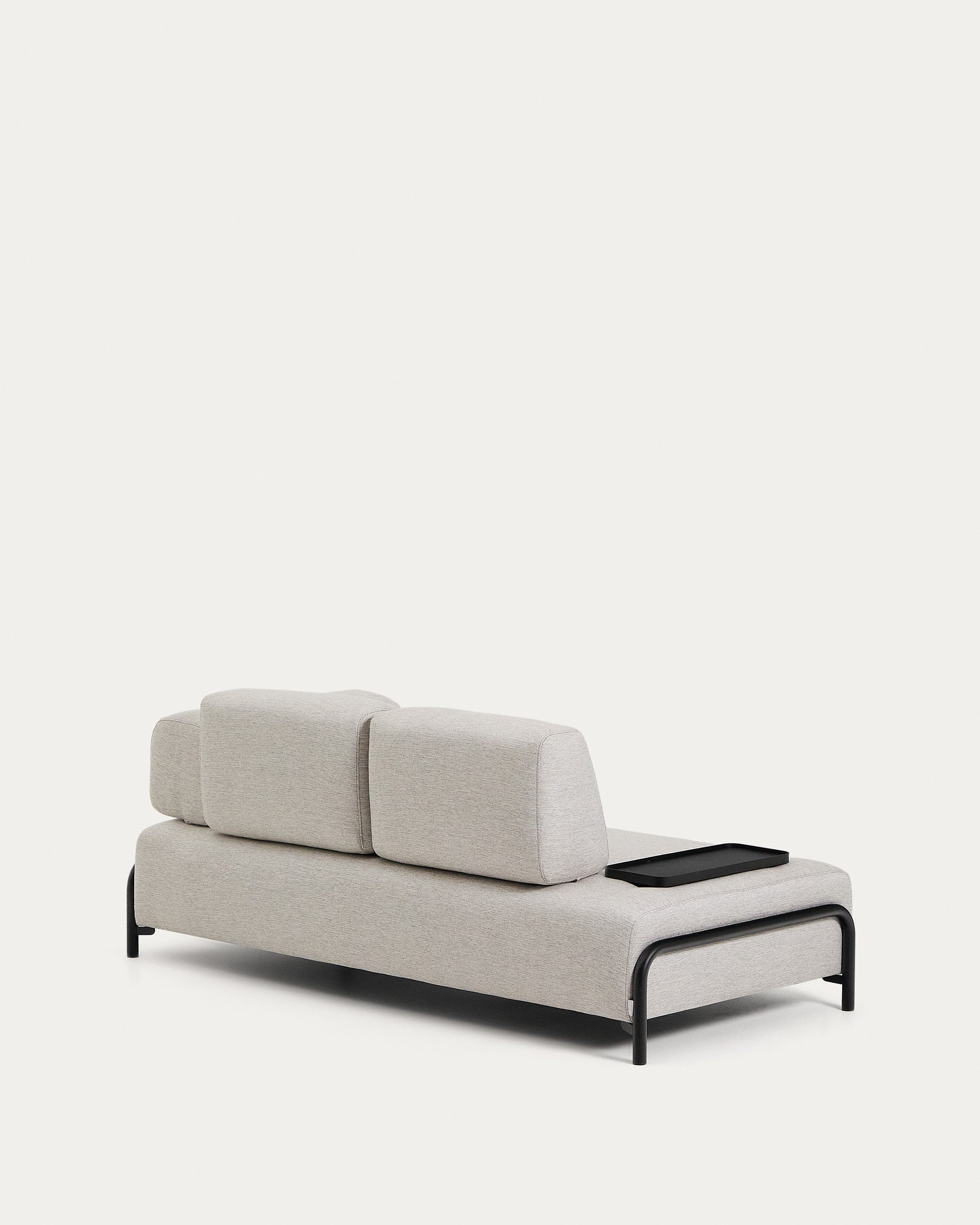 Entdecken Sie das stilvolle 2-Sitzer-Sofa Compo in Graubeige, das mit einem praktischen Tablett und einem stabilen Metallgestell überzeugt – ideal für Ihr Zuhause!