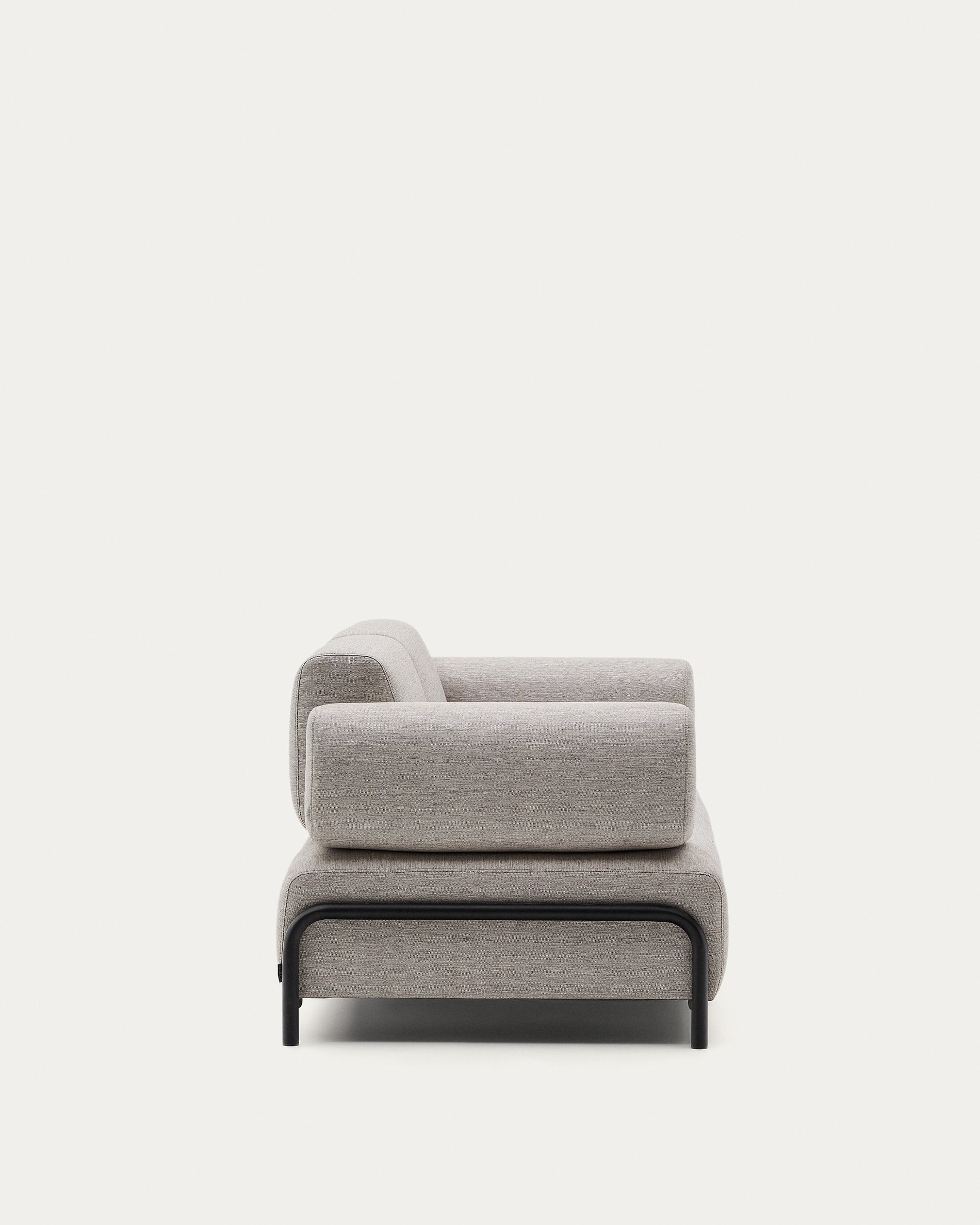 Das Compo 3-Sitzer Sofa von Kave Home in beige-grau (232 cm) bietet modernes Design und gemütlichen Komfort für Ihr Wohnzimmer.