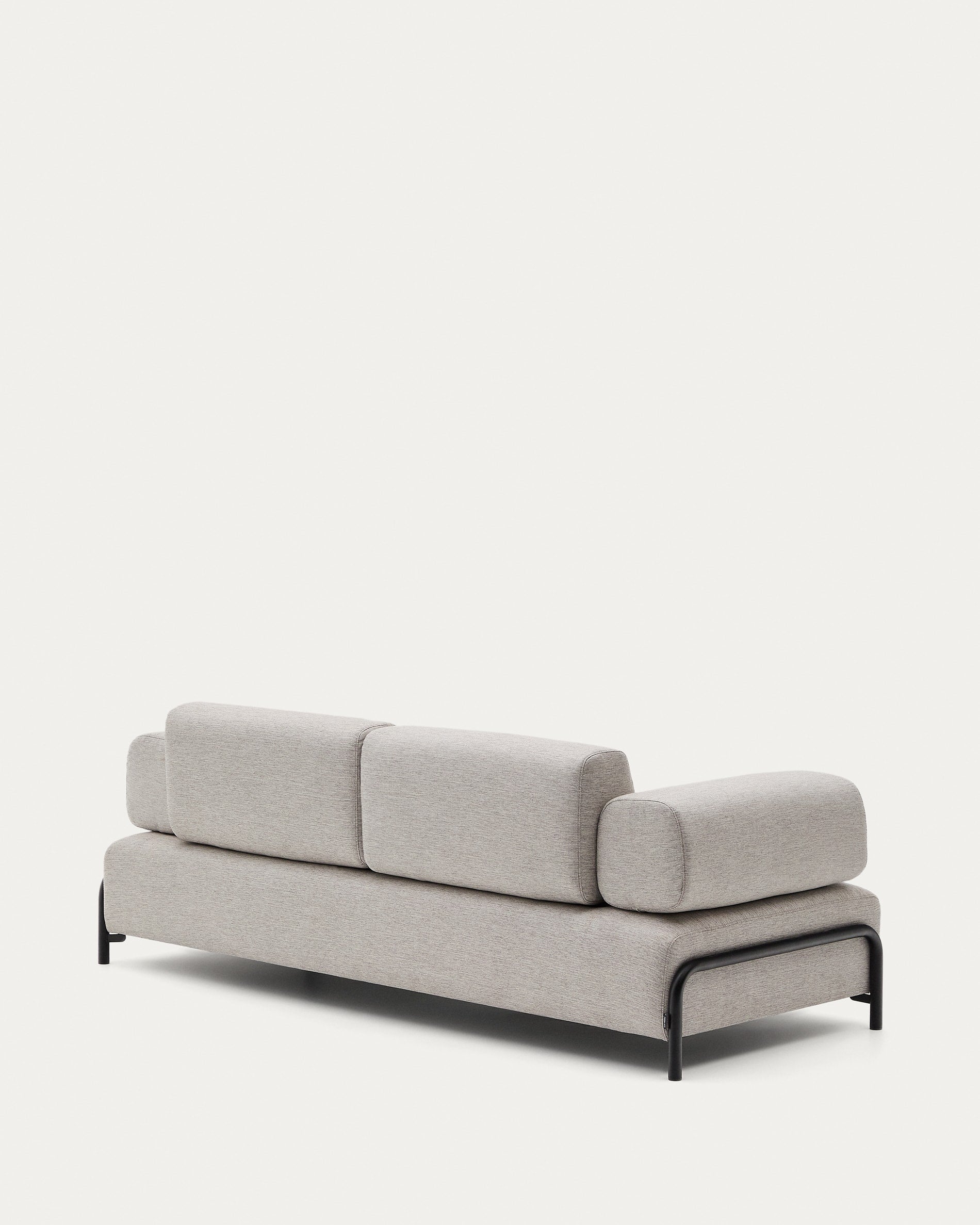 Das Kave Home Compo Sofa, 3-Sitzer, beige-grau, 232 cm, vereint modernes Design und Komfort für Ihr stilvolles Wohnzimmer.