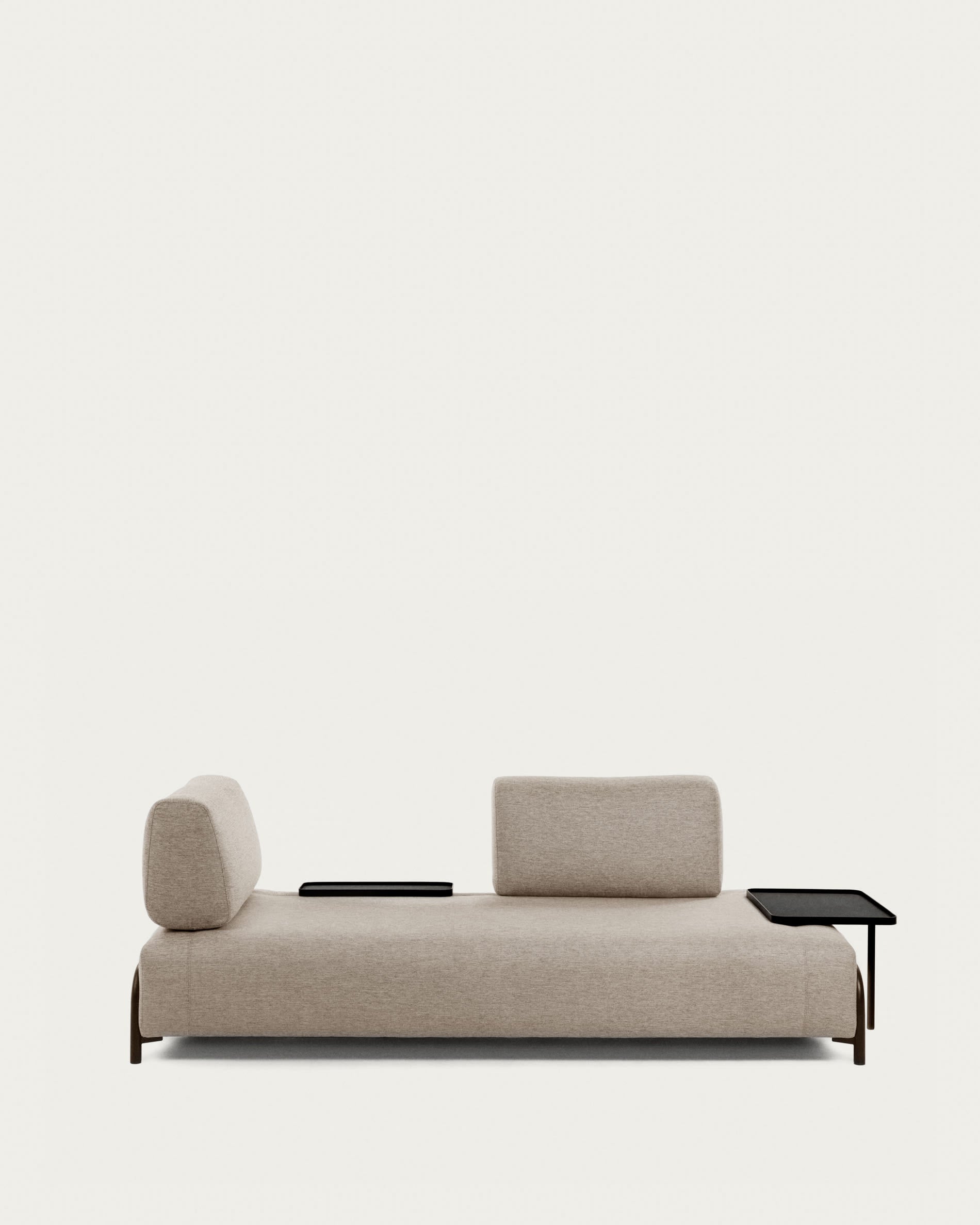 Das Kave Home Compo 3-Sitzer Sofa in beige-grau (232 cm) kombiniert stilvolles Design mit hohem Komfort für Ihr Zuhause.