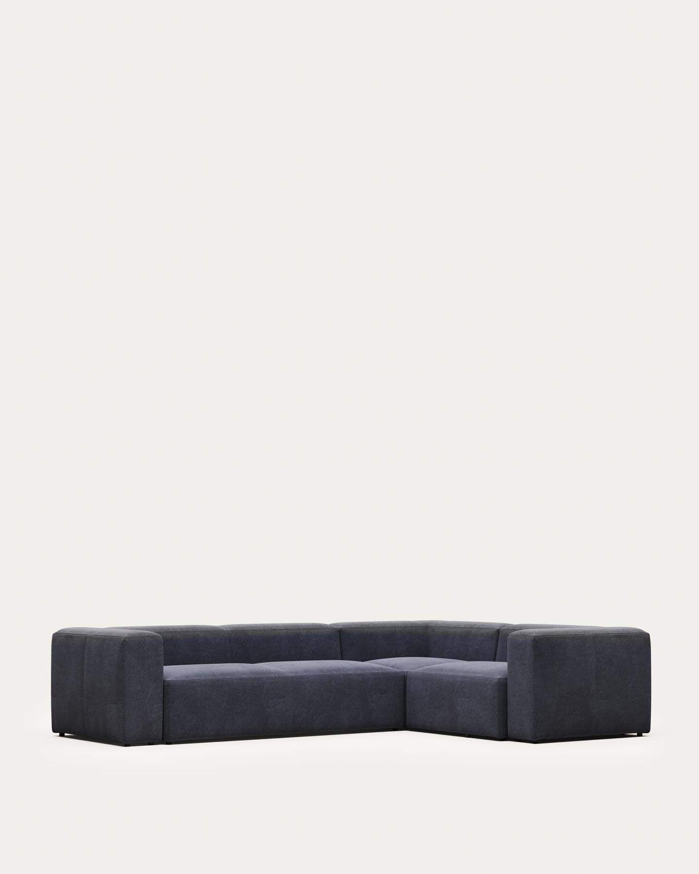 Blok 4-Sitzer-Ecksofa in Blau 320 x 230 cm / 230 x 320 cm FR in Blau präsentiert im Onlineshop von KAQTU Design AG. Ecksofa ist von Kave Home