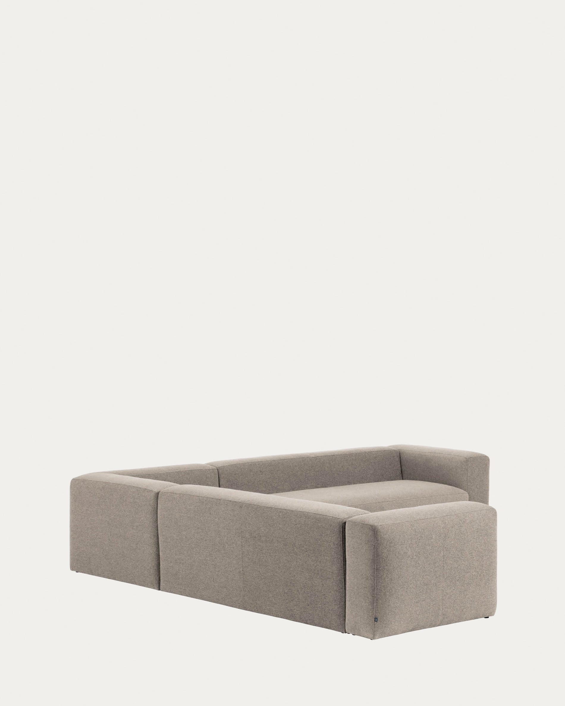 Modernes 6-Sitzer Ecksofa Blok in Beige, 320x320 cm, FSC-zertifiziert, von Kave Home, stilvoll und komfortabel.