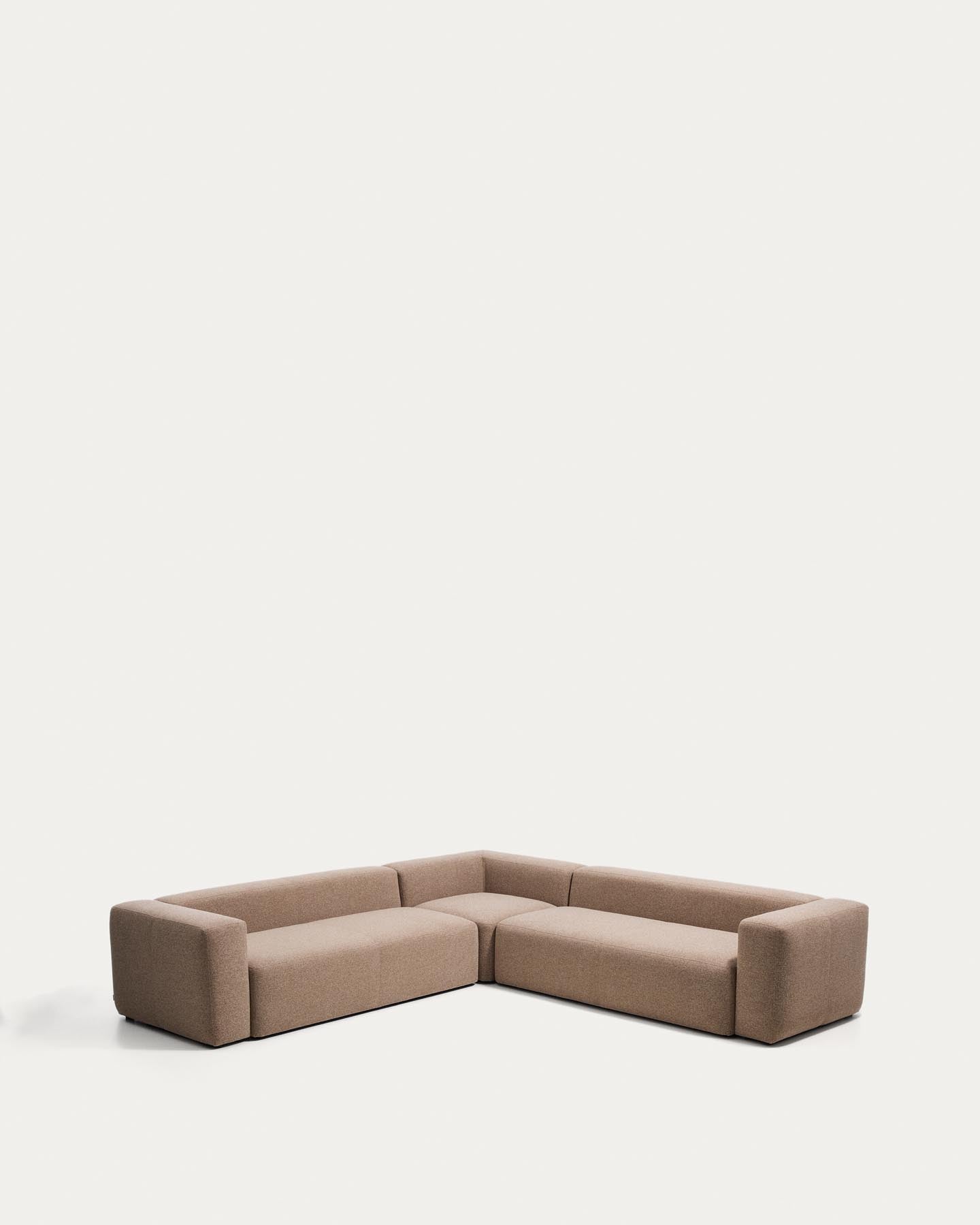 5-Sitzer-Ecksofa Blok in brauner Chenille, 320 x 320 cm, FSC Mix Credit in Taupe präsentiert im Onlineshop von KAQTU Design AG. Ecksofa ist von Kave Home