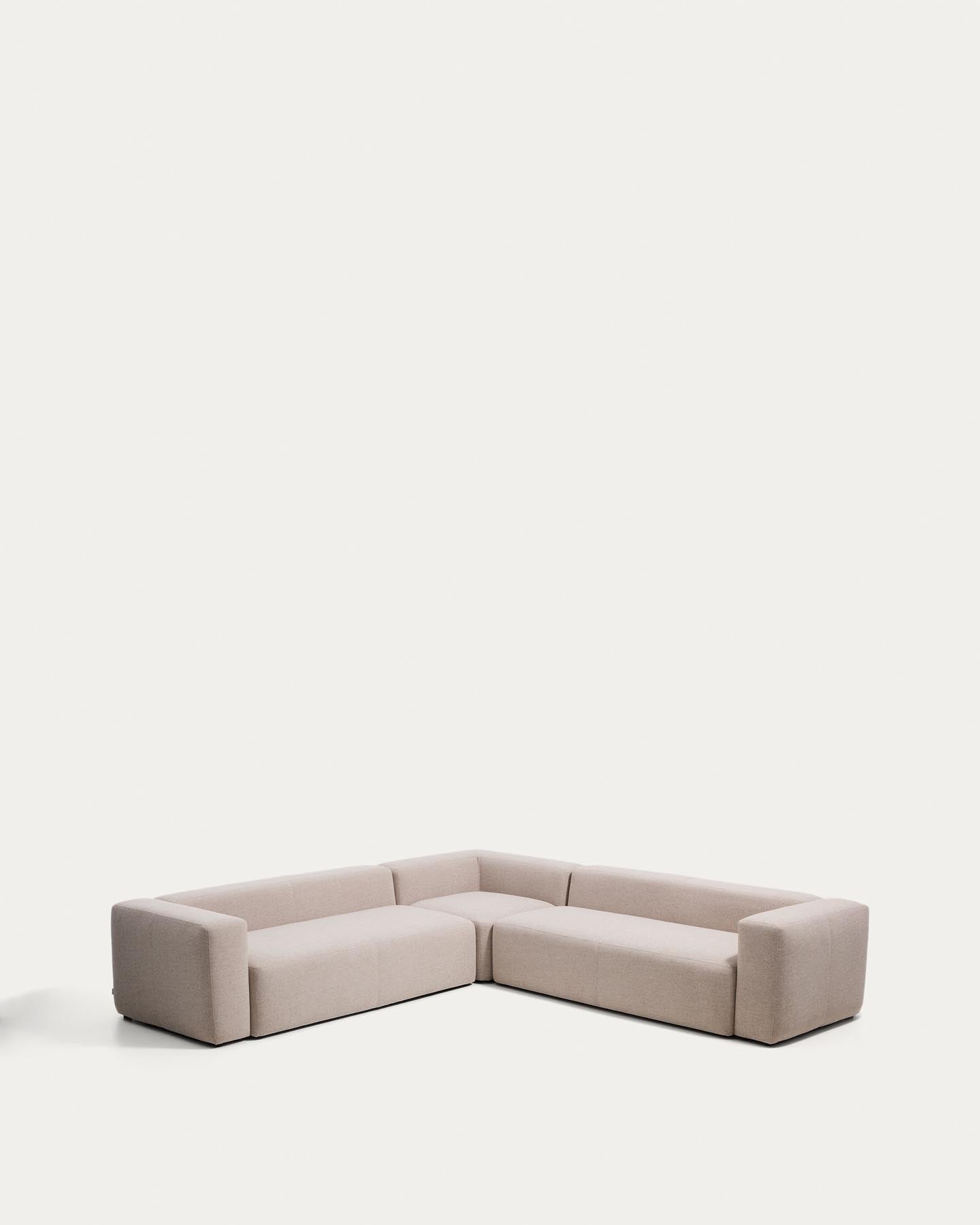 5-Sitzer-Ecksofa Blok in beiger Chenille, 320 x 320 cm, FSC Mix Credit in Beige präsentiert im Onlineshop von KAQTU Design AG. Ecksofa ist von Kave Home