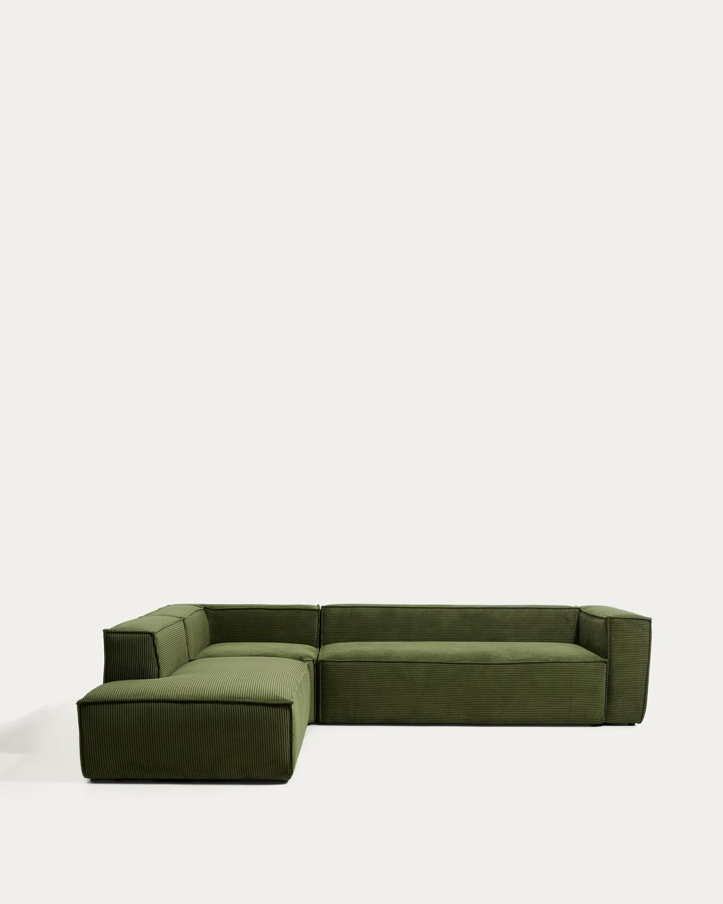 5-Sitzer-Ecksofa Blok mit Randmodul links in grobem grünem Cord, 255 x 320 cm, FSC Mix Credit in Grün präsentiert im Onlineshop von KAQTU Design AG. L-Sofa links ist von Kave Home