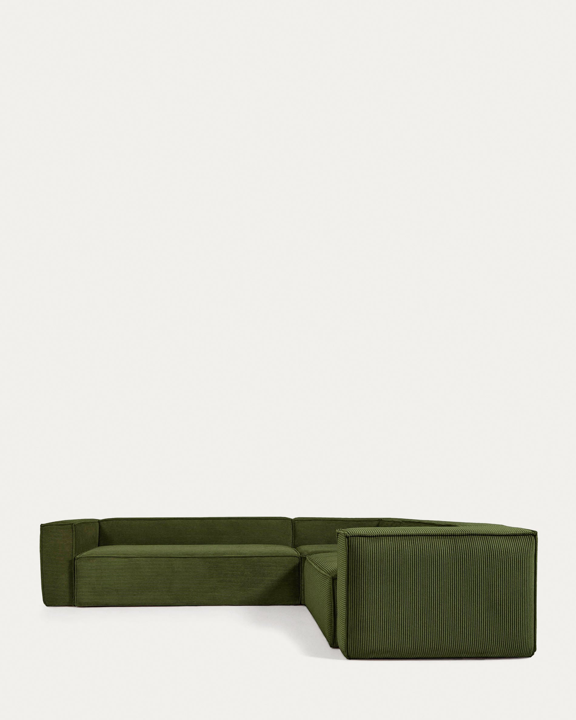 Das Blok Ecksofa für 5 Personen in grünem Cord, Masse 320x290 cm, FSC-zertifiziert, stilvoll und nachhaltig.