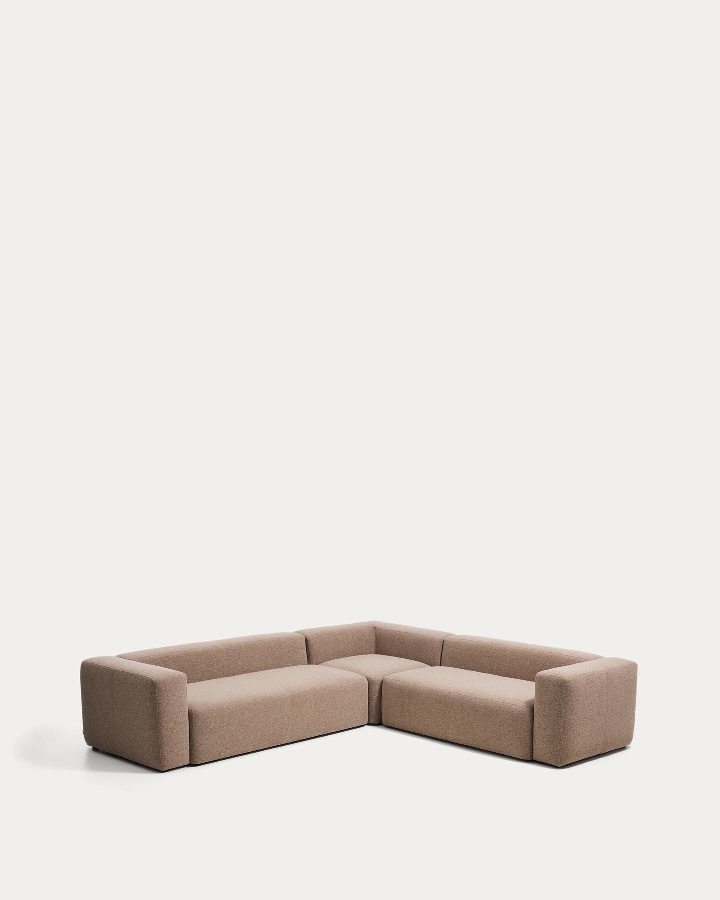 5-Sitzer-Ecksofa Blok in brauner Chenille, 320 x 290 cm / 290 x 320 cm, FSC Mix Credit in Taupe präsentiert im Onlineshop von KAQTU Design AG. Ecksofa ist von Kave Home