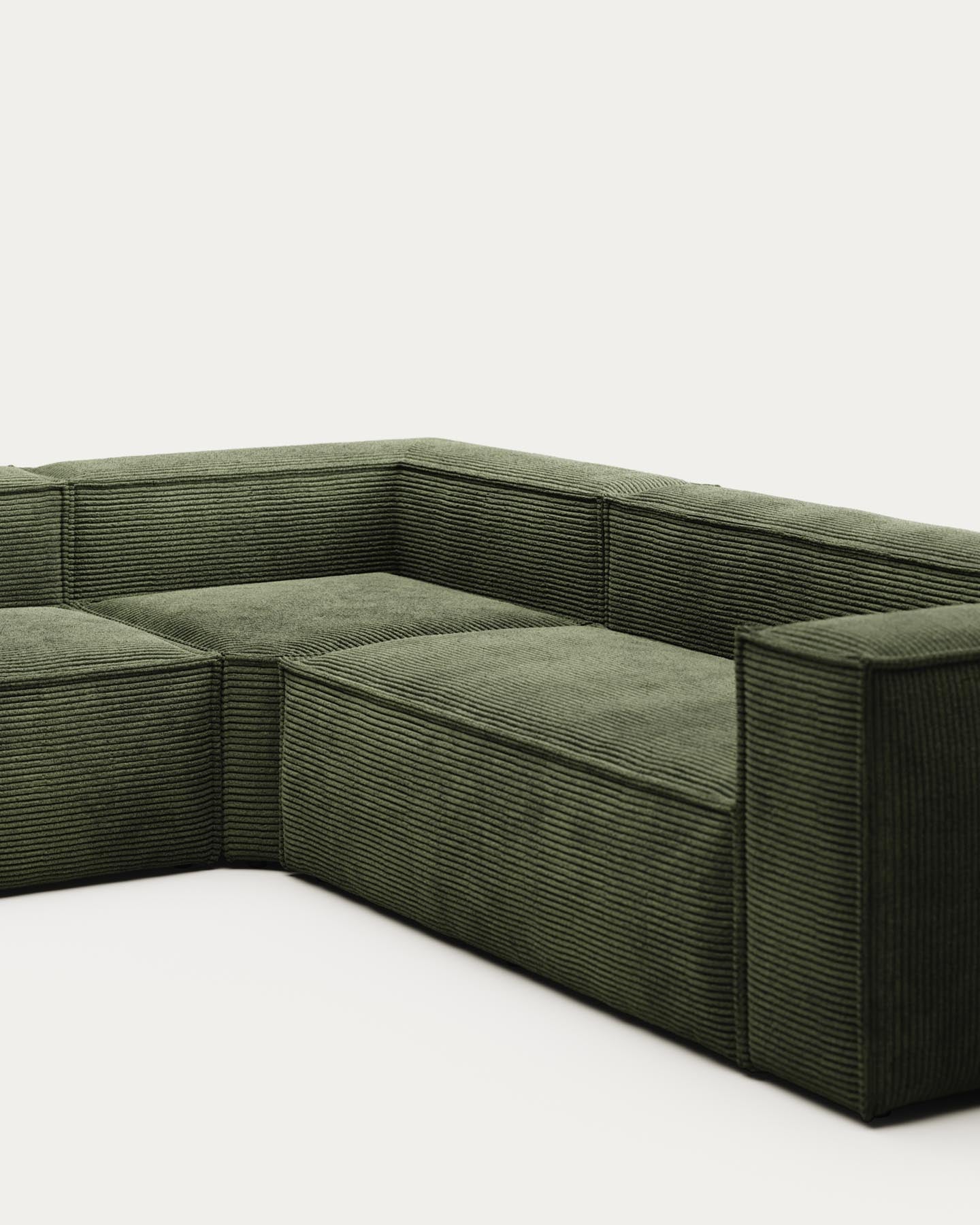 5-Sitzer-Ecksofa Blok, schwer entflammbar mit dickem, grünem Cord, 320 x 290 cm / 290 x 320 cm, FSC Mix Credit in Grün präsentiert im Onlineshop von KAQTU Design AG. Ecksofa ist von Kave Home