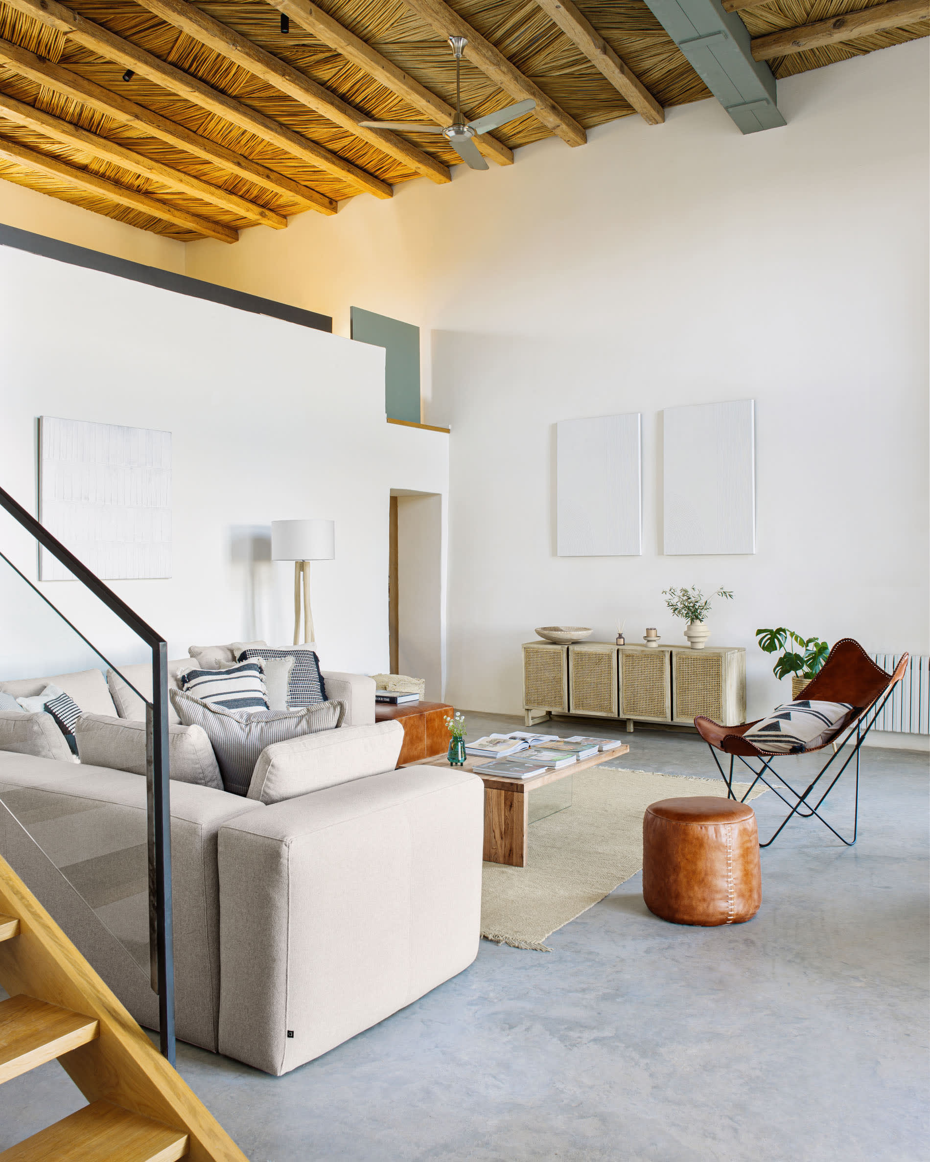 Modernes Ecksofa Blok, 4-Sitzer, beige, 290x290 cm, FSC-zertifiziert, stilvoll und nachhaltig von Kave Home.