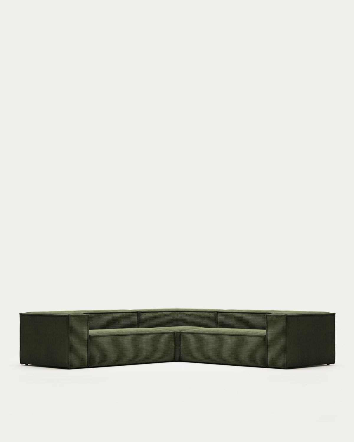 4-Sitzer-Ecksofa Blok mit dickem, grünen Cord 290 x 290 cm FSC Mix Credit in Grün präsentiert im Onlineshop von KAQTU Design AG. Ecksofa ist von Kave Home