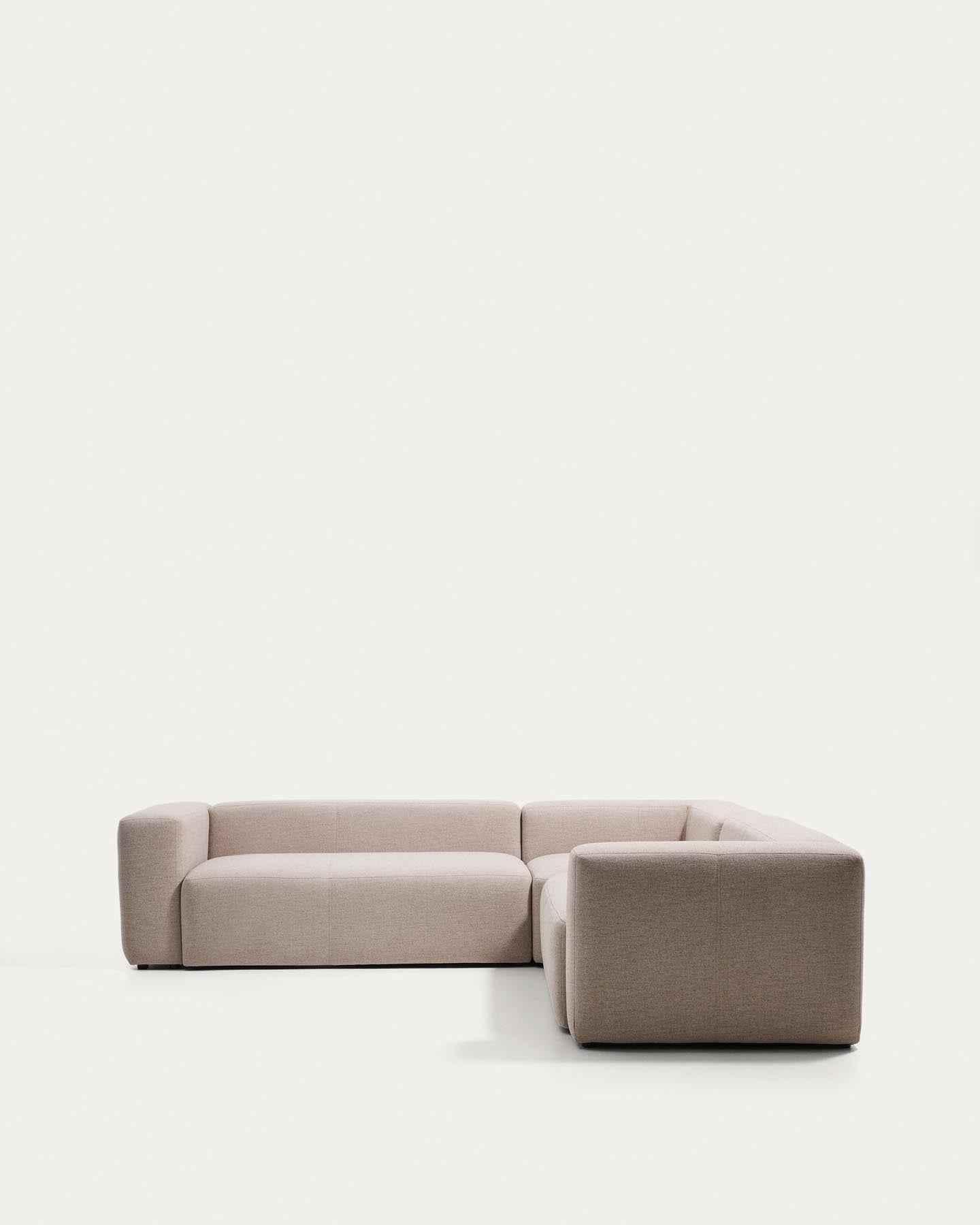 4-Sitzer-Ecksofa Blok in beiger Chenille, 290 x 290 cm, FSC Mix Credit in Beige präsentiert im Onlineshop von KAQTU Design AG. Ecksofa ist von Kave Home