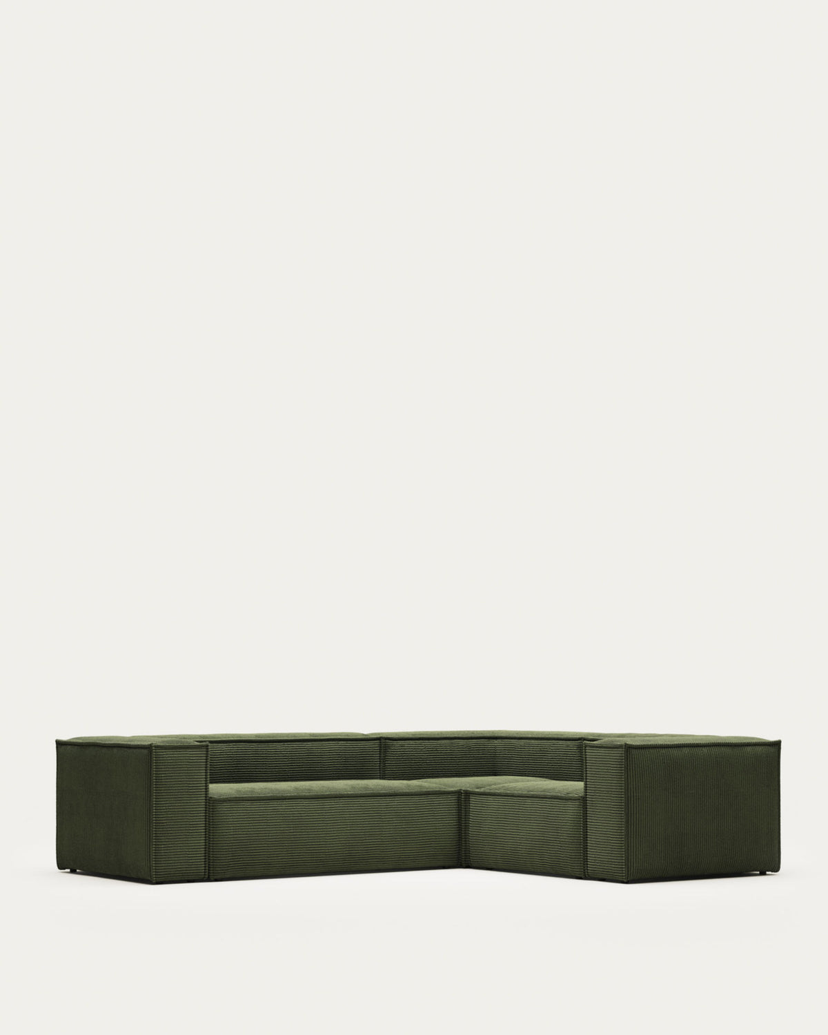 3-Sitzer-Ecksofa Blok mit dickem, grünen Cord 290 x 230 cm / 230 cm 290 cm FSC Mix Credit in Grün präsentiert im Onlineshop von KAQTU Design AG. 3er Sofa ist von Kave Home
