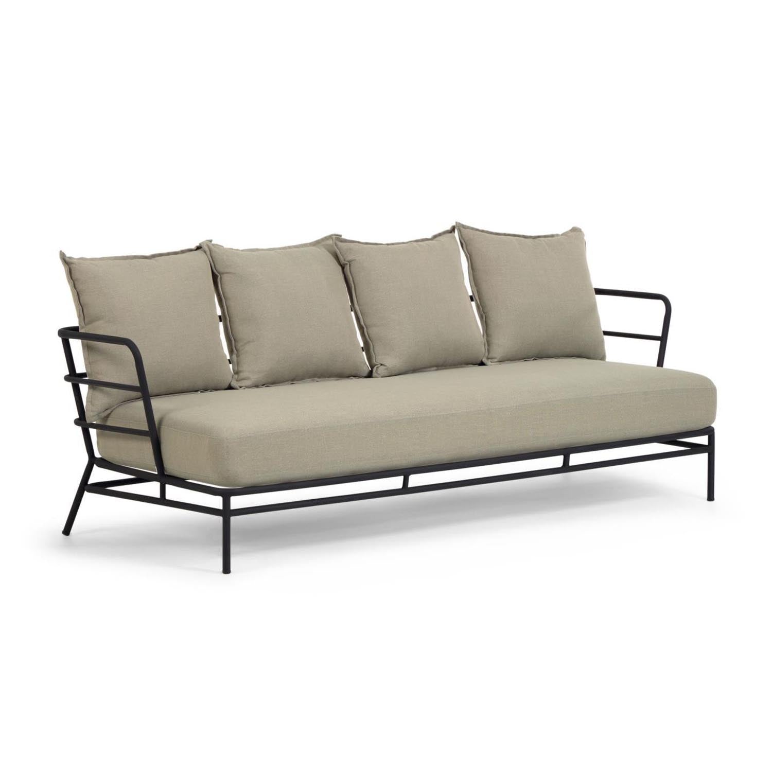 Entdecken Sie das Mareluz 3-Sitzersofa von Kave Home: stilvoll, komfortabel und aus hochwertigem galvanisiertem Stahl. Ideal für drinnen und draußen.