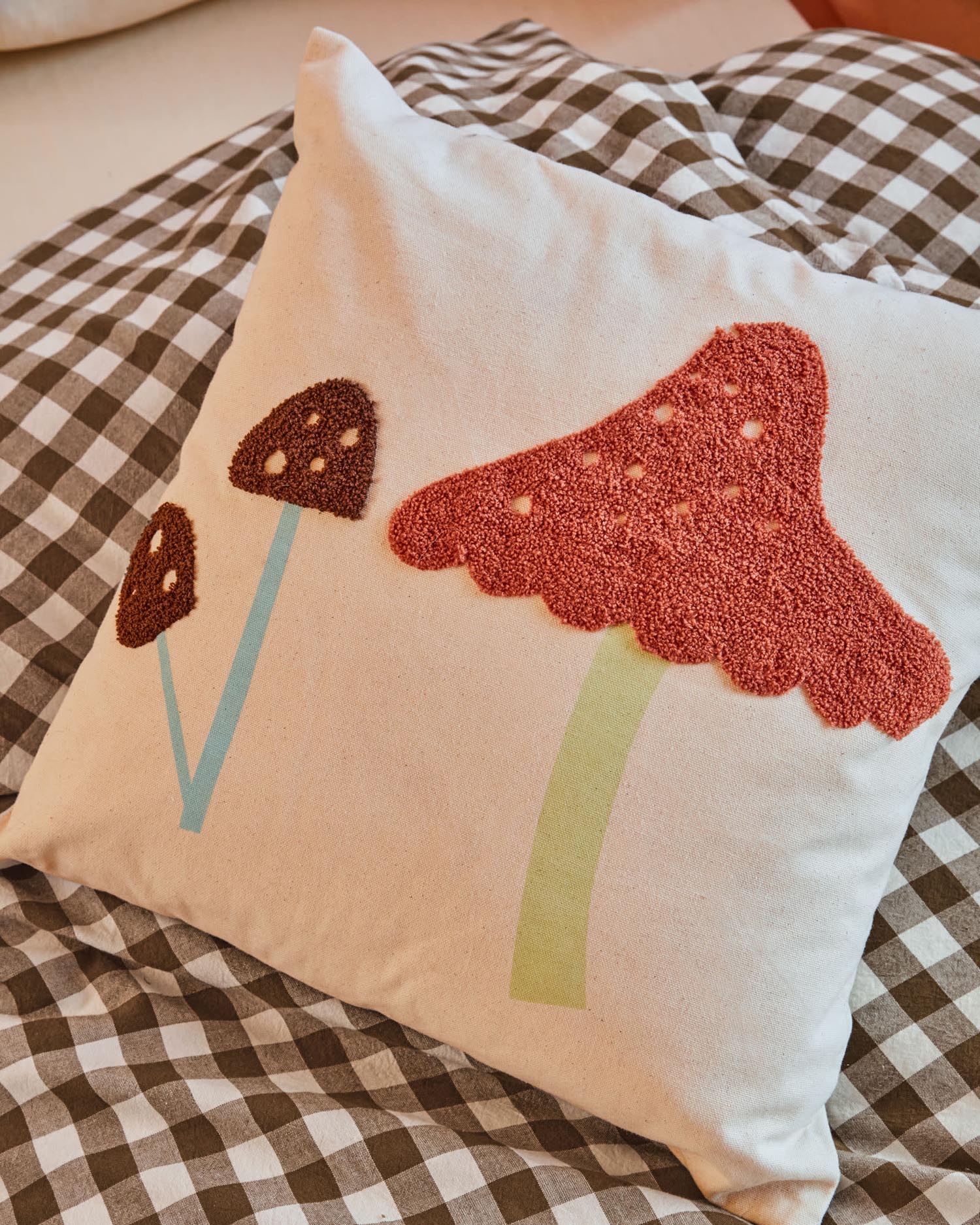 Matratzenschoner Jasleen aus 100% Baumwolle, 90x190 cm, atmungsaktiv und schützend, ideal für erholsamen Schlaf.