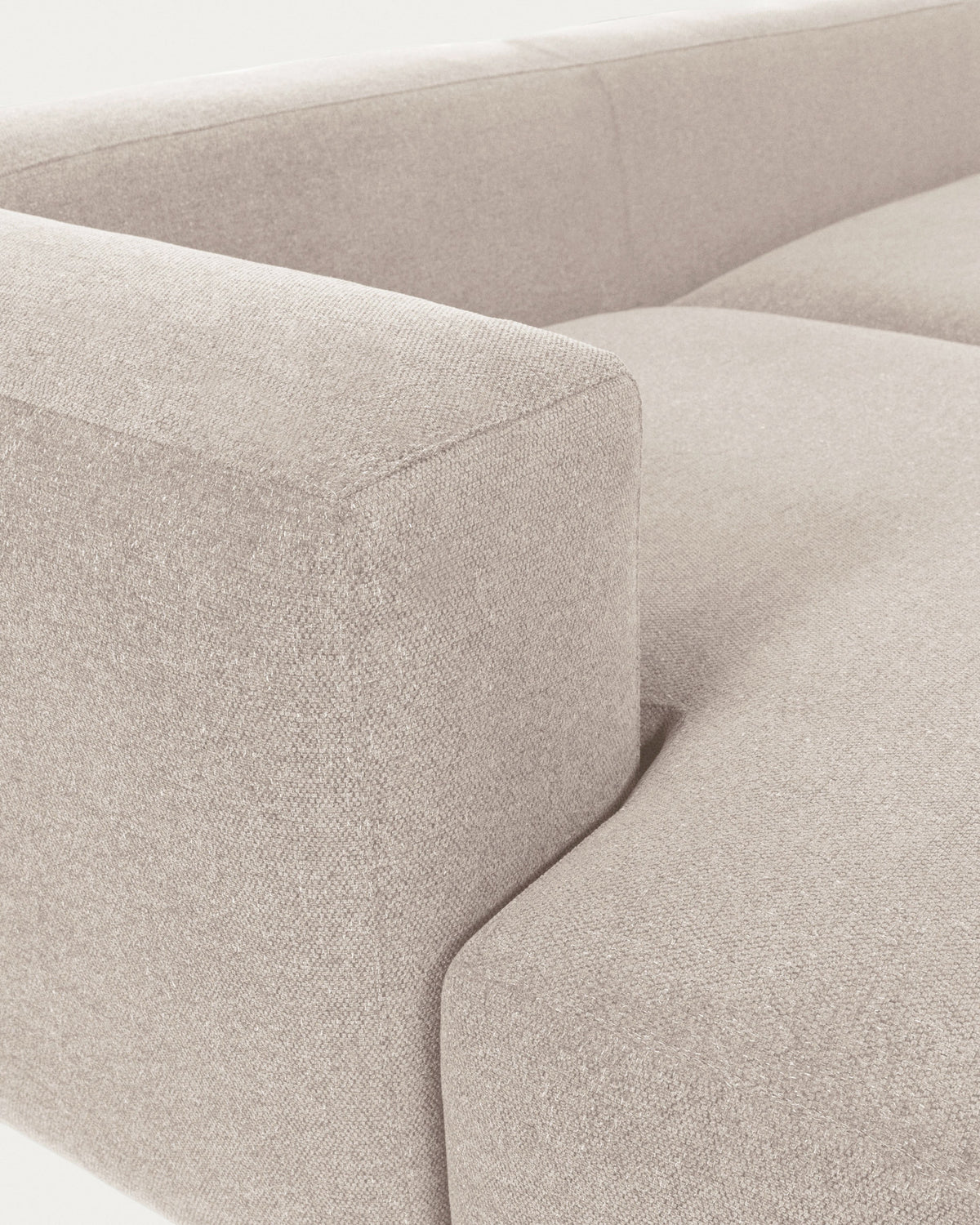 3-Sitzer-Sofa Blok mit beiger Chenille und Chaiselongue links 300 cm FSC Mix Credit in Beige präsentiert im Onlineshop von KAQTU Design AG. L-Sofa links ist von Kave Home