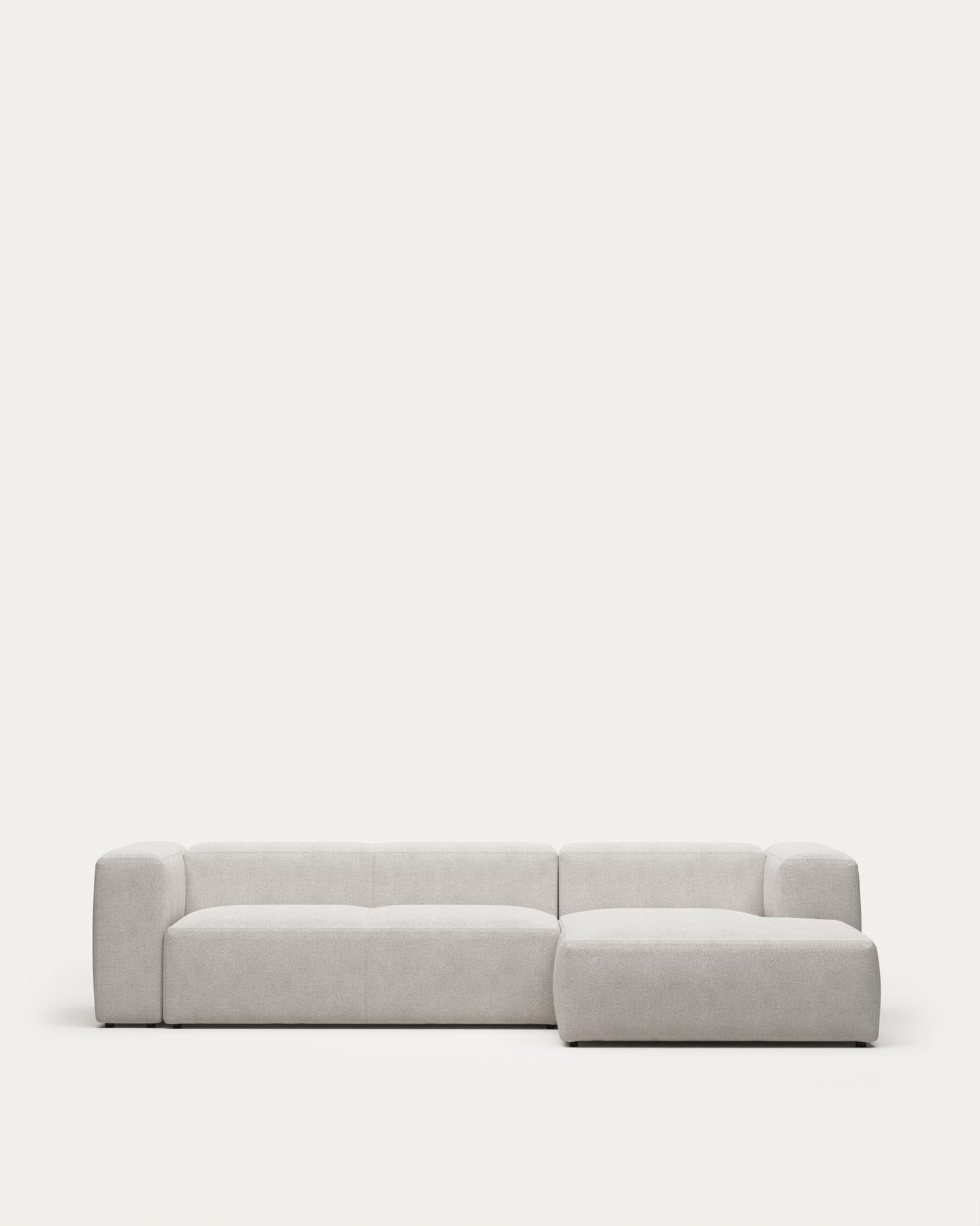 3-Sitzer-Sofa Blok mit Chaiselongue rechts, schwer entflammbar mit weissem Lammfellimitat, 300 cm, FSC Mix Credit in Grau präsentiert im Onlineshop von KAQTU Design AG. 3er Sofa ist von Kave Home