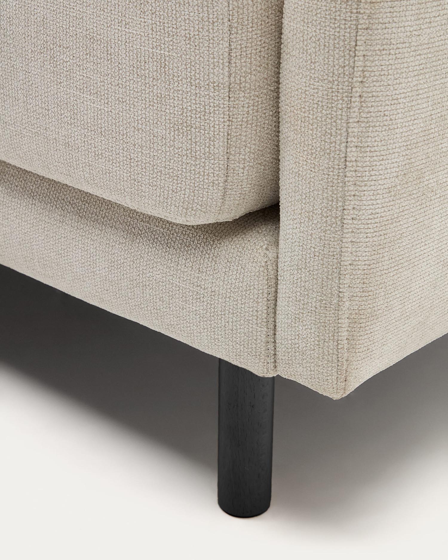 Elegantes 2-Sitzer-Sofa aus strapazierfähigem Chenille in Perle, 170 cm, mit stabilen schwarzen Holzbeinen – ideal für jeden Einrichtungsstil.