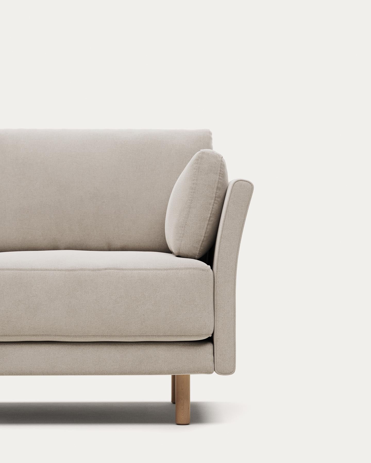 2-Sitzer-Sofa Gilma, schwer entflammbar mit weisser Chenille und Beinen mit naturfarbenem Finish, 170 cm in Grau präsentiert im Onlineshop von KAQTU Design AG. 2er Sofa ist von Kave Home