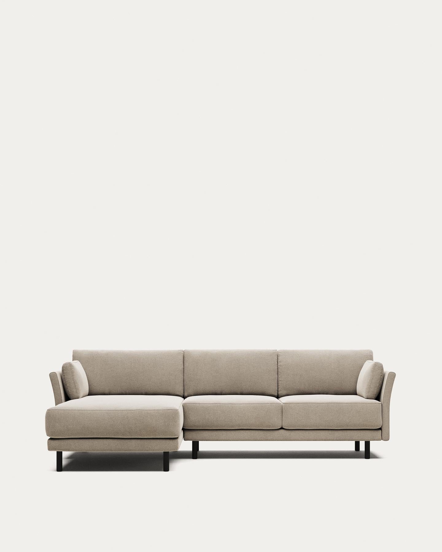 3-Sitzer-Sofa Gilma mit Chaiselongue rechts/links, schwer entflammbar mit beiger Chenille und Beinen mit schwarzem Finish, 260 cm