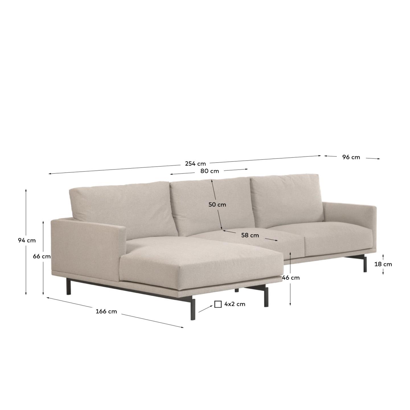 Entdecken Sie das Galene 3-Sitzer Sofa in elegantem Beige mit Chaiselongue links – der perfekte Mix aus Stil, Komfort und Nachhaltigkeit für Ihr Zuhause.