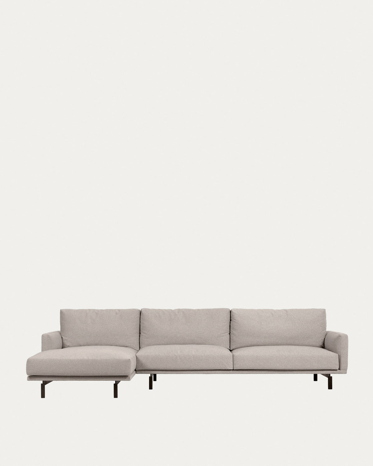 Galene 4-Sitzer Sofa beige mit Chaiselongue links 314 cm FSC Mix Credit in Beige präsentiert im Onlineshop von KAQTU Design AG. L-Sofa links ist von Kave Home