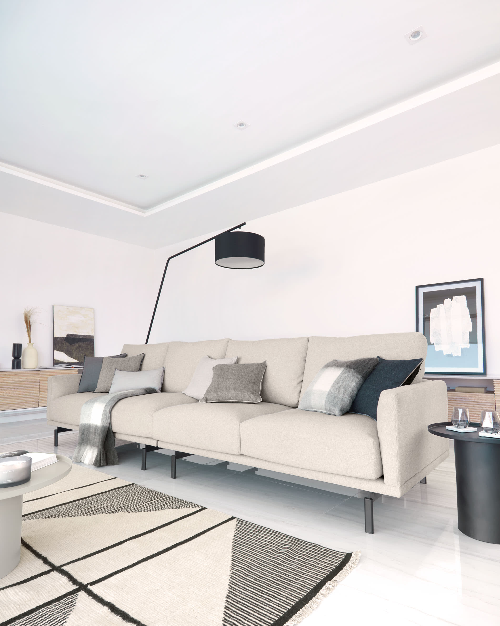 Entdecken Sie das elegante Galene 4-Sitzer Sofa in Beige von Kave Home. Komfortabel, nachhaltig und perfekt für Ihr modernes Wohnzimmer.
