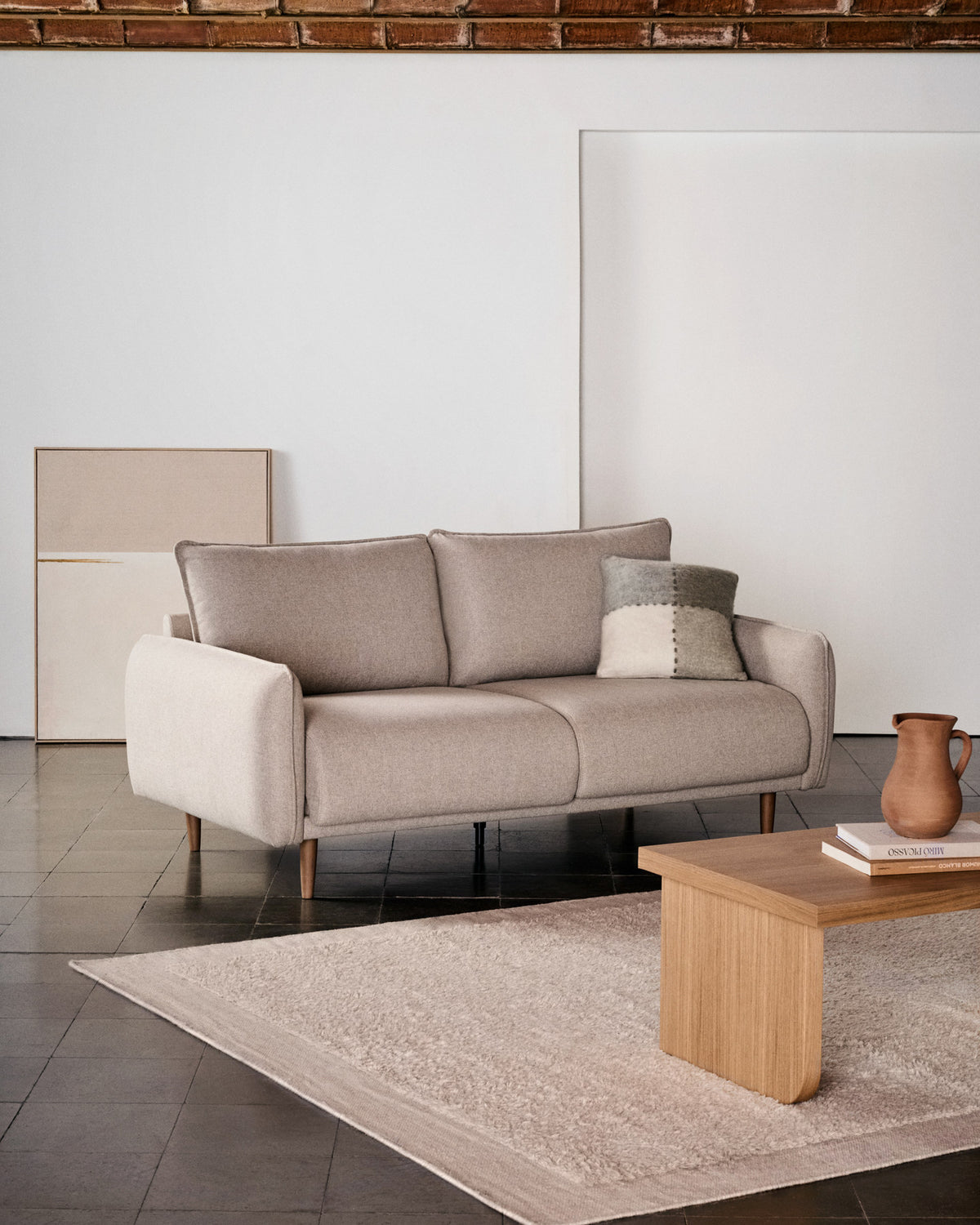 Carlota 2-Sitzer-Sofa beige 184 cm FSC Mix Credit in Beige präsentiert im Onlineshop von KAQTU Design AG. 2er Sofa ist von Kave Home