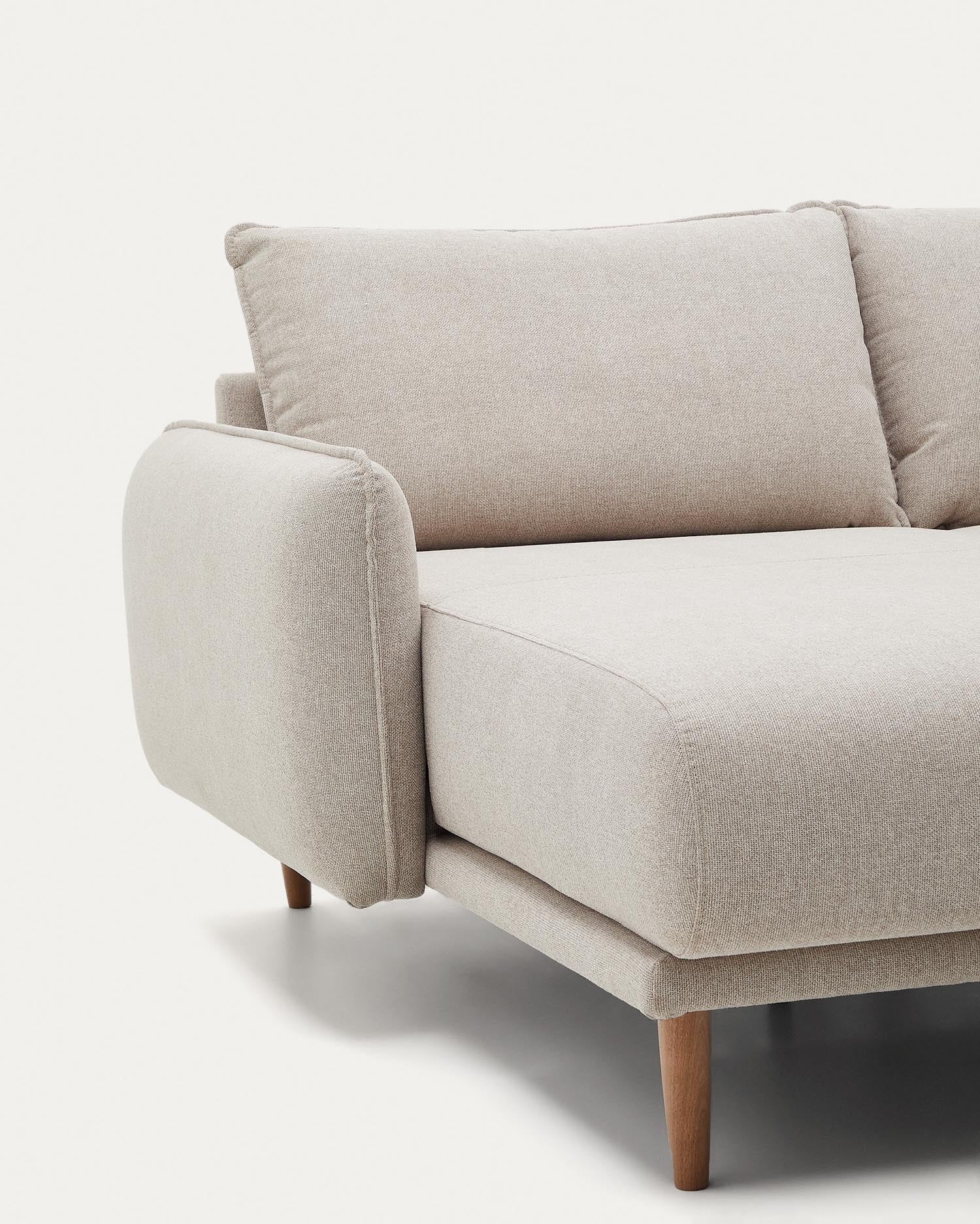 Stilvolles Carlota 3-Sitzer-Sofa mit Chaiselongue in Beige, 262 cm, nachhaltig gefertigt, perfekt für gemütliche Wohnräume.