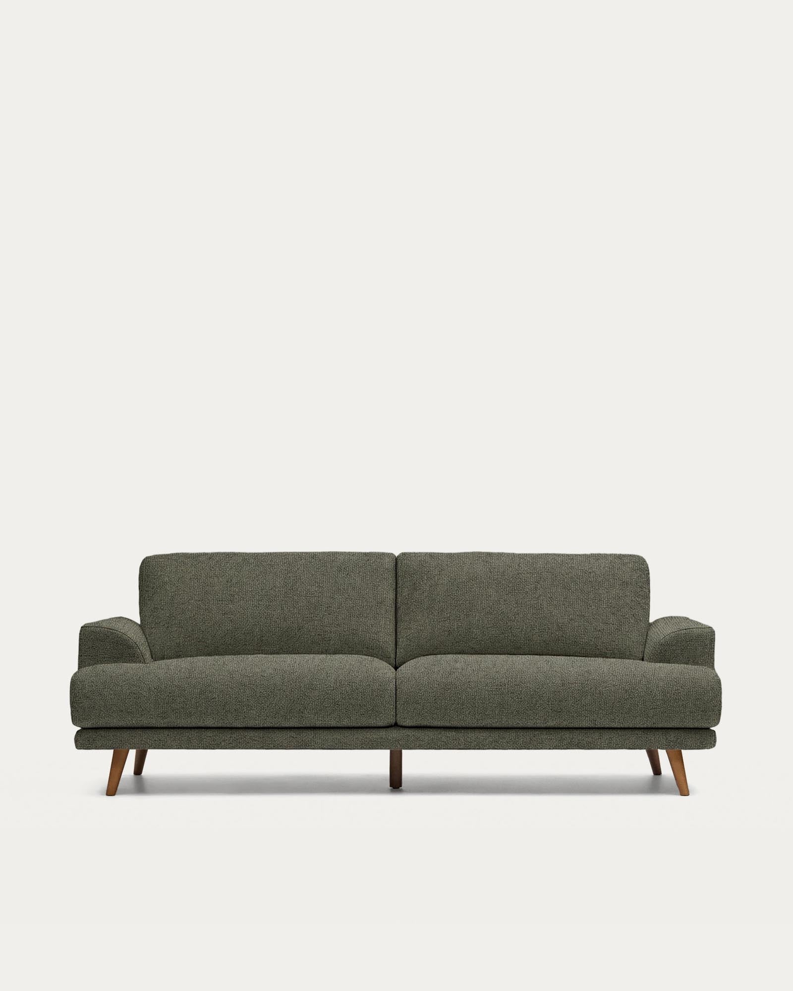 3-Sitzer-Sofa Karin aus dunkelgrüner Chenille mit Beinen aus massivem Buchenholz mit walnussfarbener Oberfläche 228 cm in Dunkelgrün präsentiert im Onlineshop von KAQTU Design AG. 3er Sofa ist von Kave Home