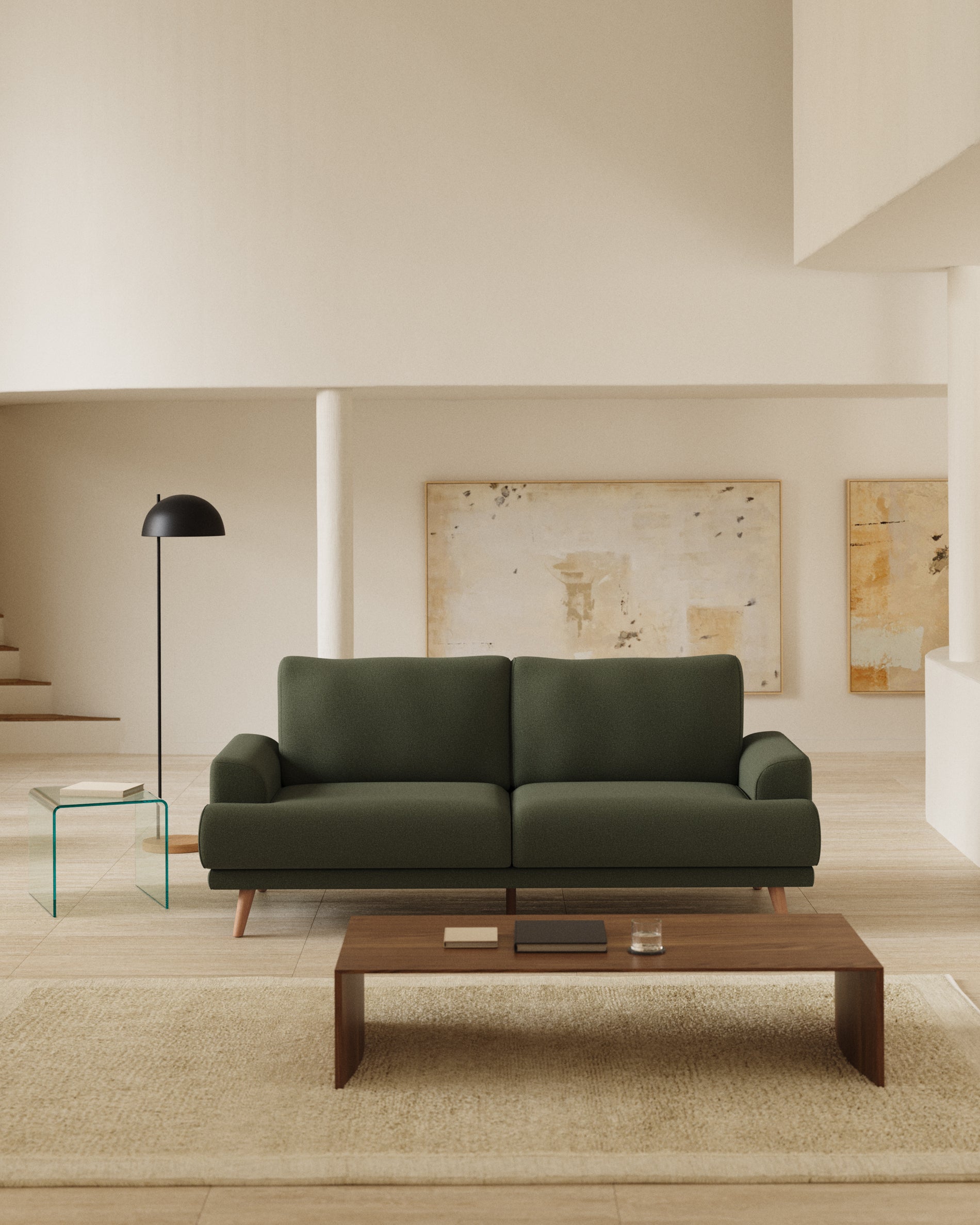 3-Sitzer-Sofa Karin in Dunkelgrün mit Beinen aus massivem Buchenholz 231 cm in Dunkelgrün präsentiert im Onlineshop von KAQTU Design AG. 3er Sofa ist von Kave Home