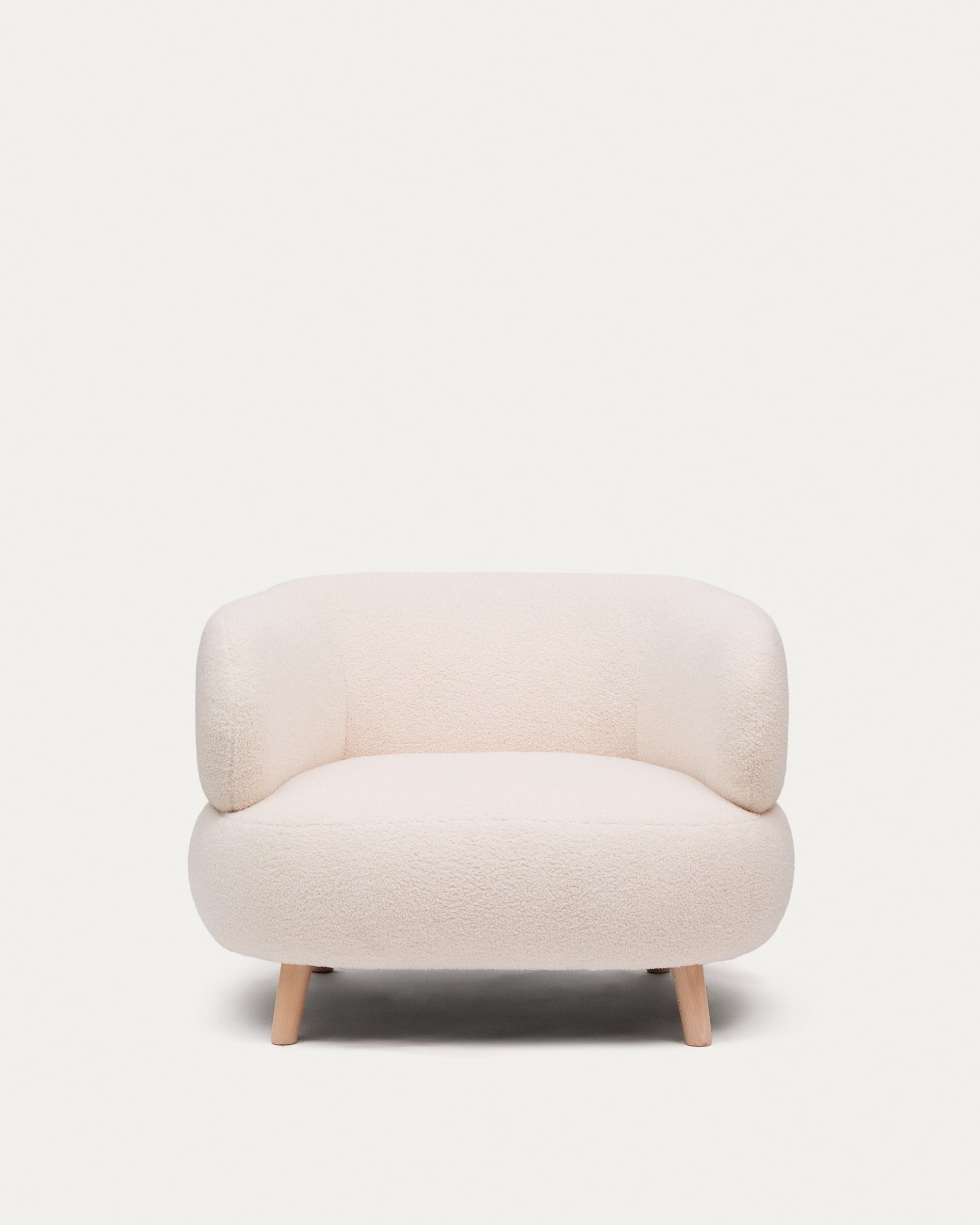 Moderner Luisa Sessel mit Bouclé-Bezug in Écru, stabilen Buchenholzbeinen, 90 cm, von Kave Home. Komfort und Eleganz vereint.