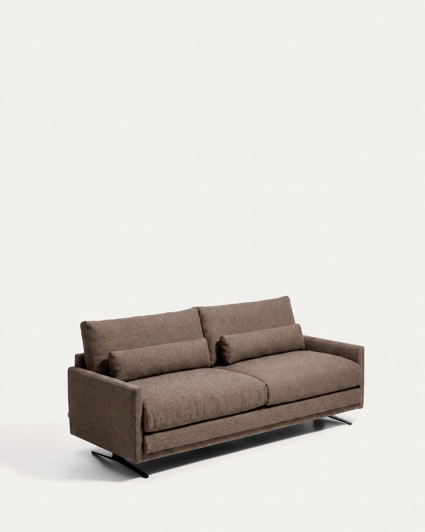 2-Sitzer-Sofa Veliro, schwer entflammbar, in Toastbraun mit Stahlbeinen mit schwarzem Finish, 210 cm, FSC Mix Credit in Braun präsentiert im Onlineshop von KAQTU Design AG. 2er Sofa ist von Kave Home