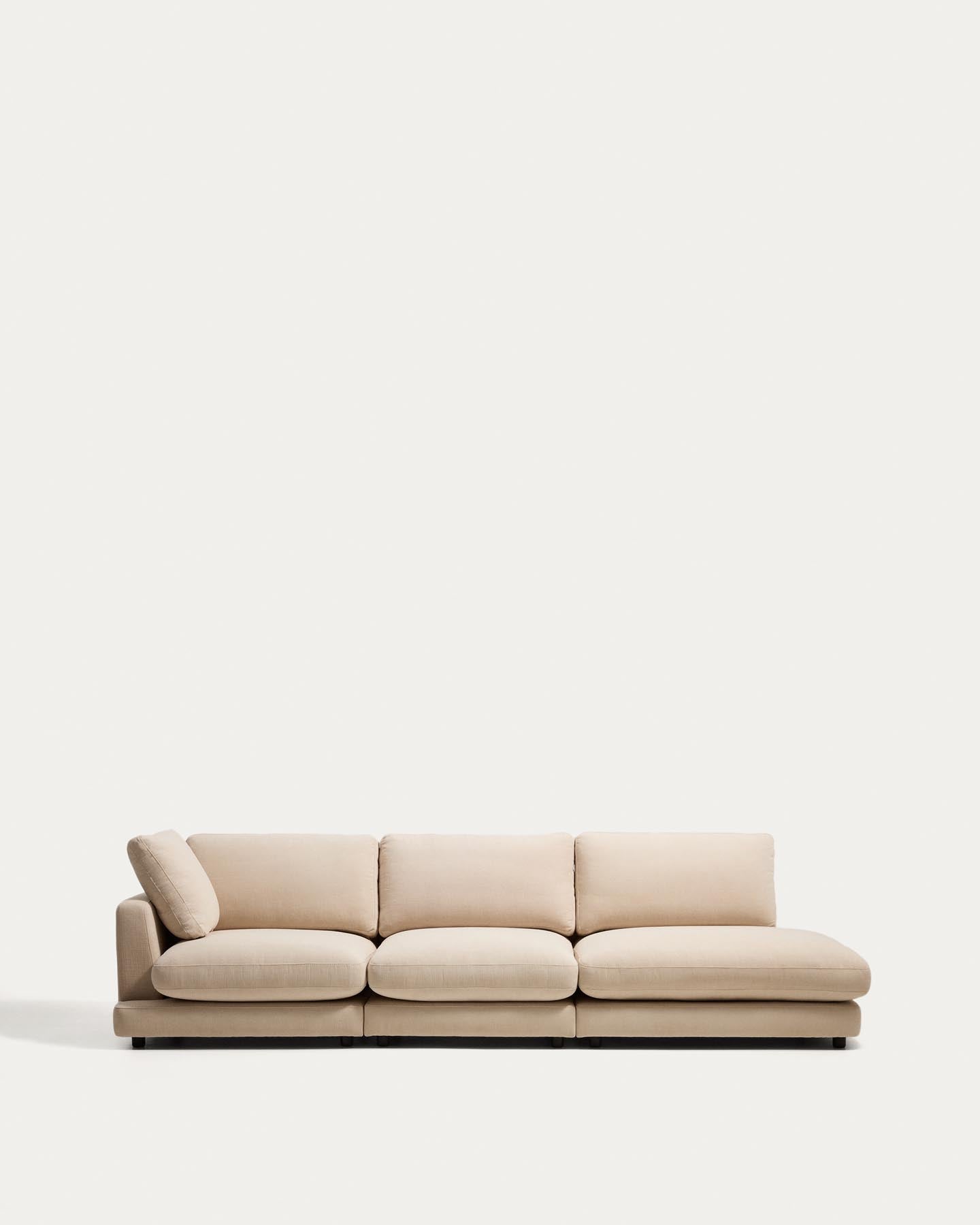 4-Sitzer-Modularsofa Gala mit Randmodul rechts aus beiger Chenille, FSC Mix Credit, 315 cm in Beige präsentiert im Onlineshop von KAQTU Design AG. 4er Sofa ist von Kave Home