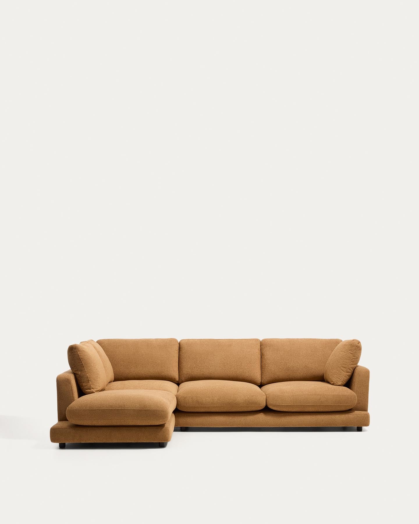 4-Sitzer-Sofa Gala aus Microbouclé mit Chaiselongue links in Senfgelb, FSC Mix Credit, 300 cm in Senfgelb präsentiert im Onlineshop von KAQTU Design AG. L-Sofa links ist von Kave Home