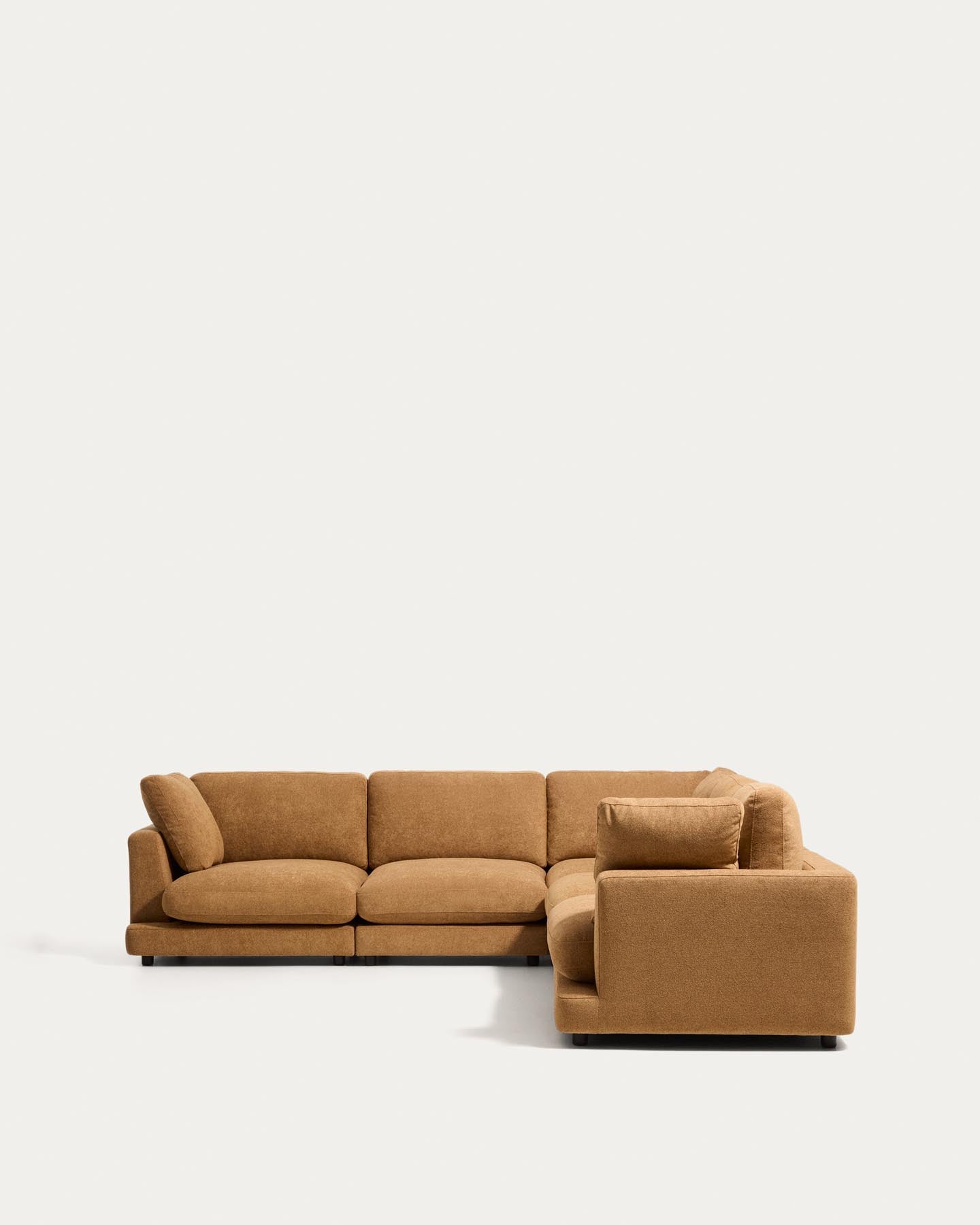 6-Sitzer-Ecksofa Gala aus senfgelbem Microbouclé, FSC Mix Credit, 300 x 300 cm in Senfgelb präsentiert im Onlineshop von KAQTU Design AG. Ecksofa ist von Kave Home