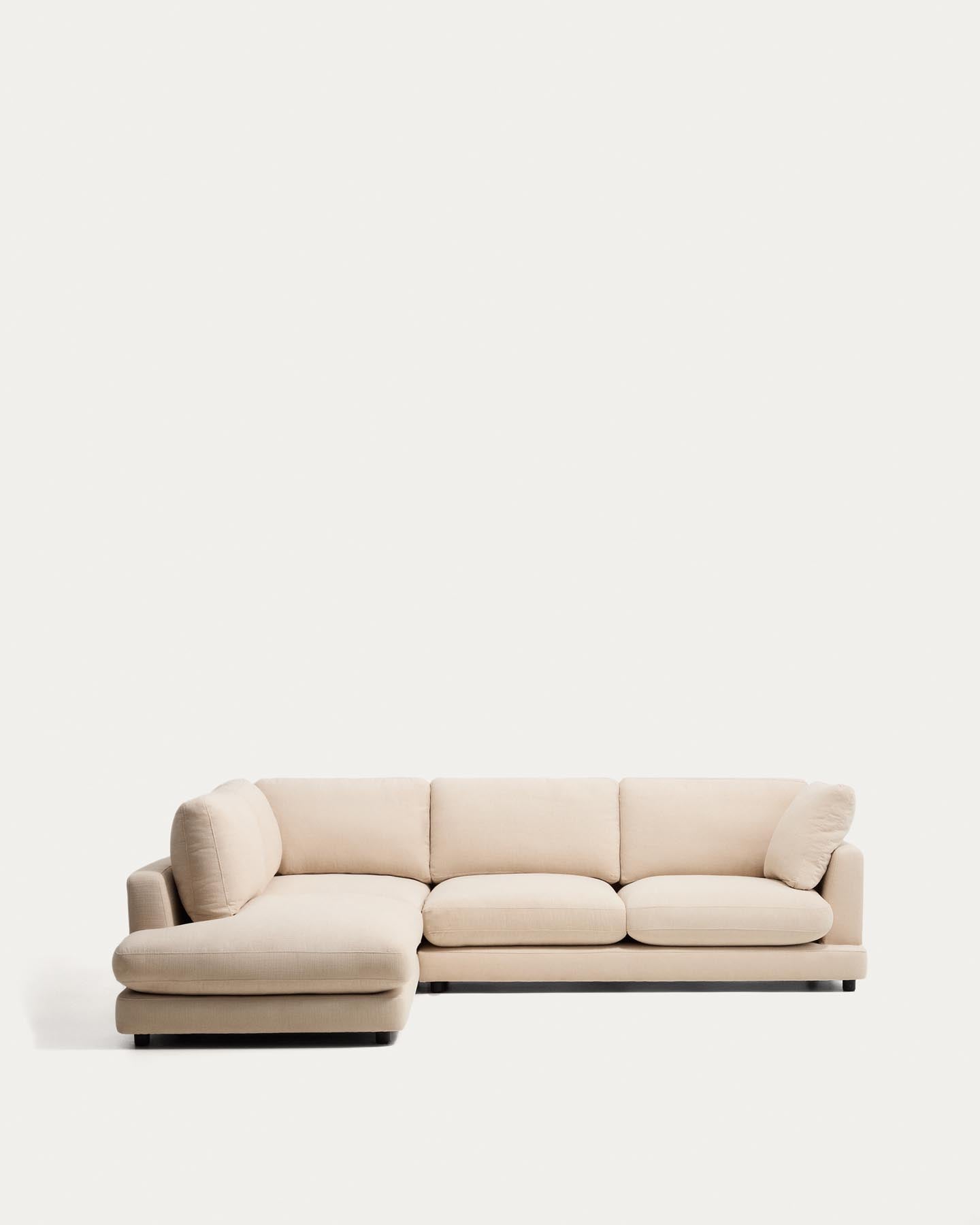 5-Sitzer-Ecksofa Gala mit Randmodul links aus beiger Chenille, FSC Mix Credit, 225 x 300 cm in Beige präsentiert im Onlineshop von KAQTU Design AG. L-Sofa links ist von Kave Home