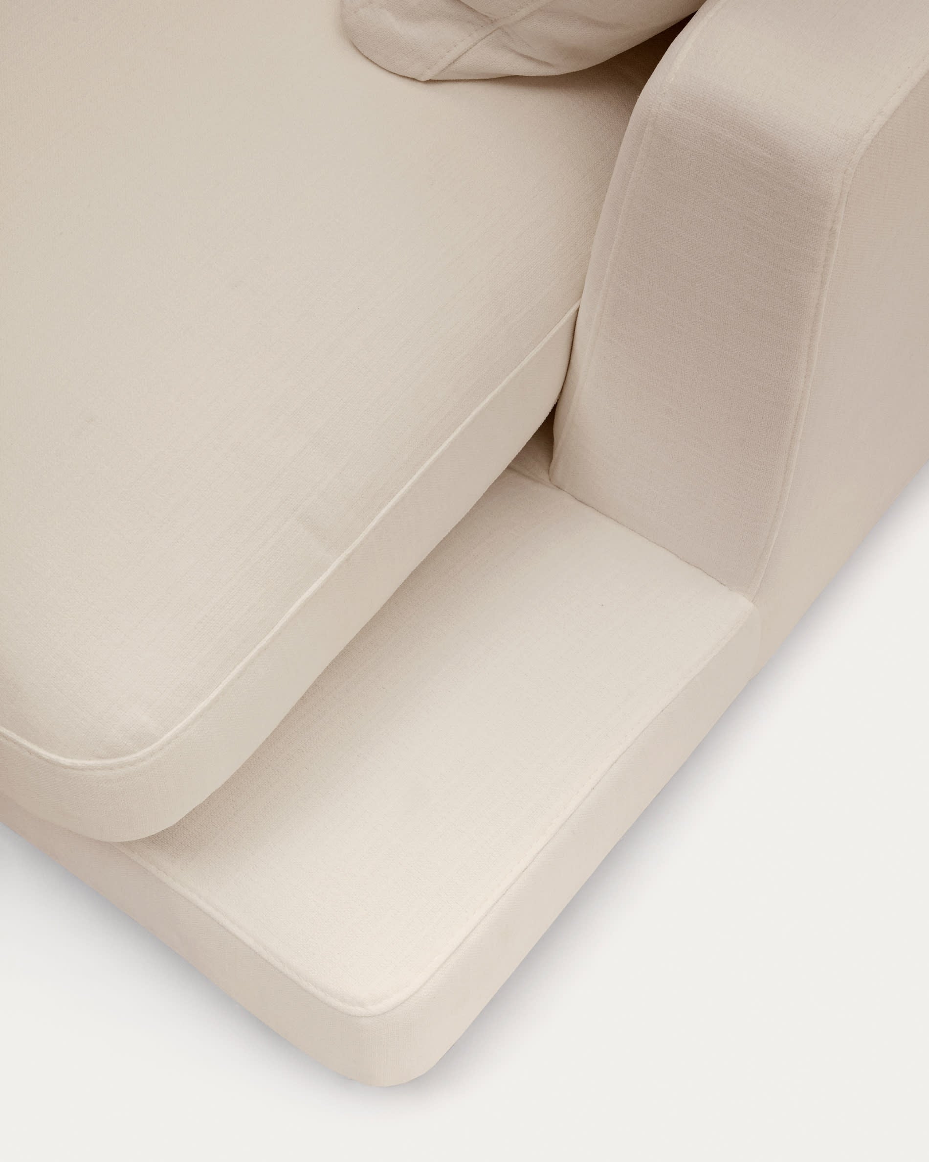 Chaiselongue Gala in elegantem Beige, 193x105 cm, bietet Komfort und Stil. Pflegeleichter Chenille-Stoff, ideal für jedes Wohnambiente.