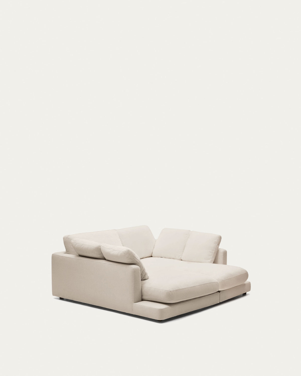 3-Sitzer-Sofa Gala mit beiger Chenille und doppelter Chaiselongue FSC Mix Credit 210 cm in Beige präsentiert im Onlineshop von KAQTU Design AG. 3er Sofa ist von Kave Home