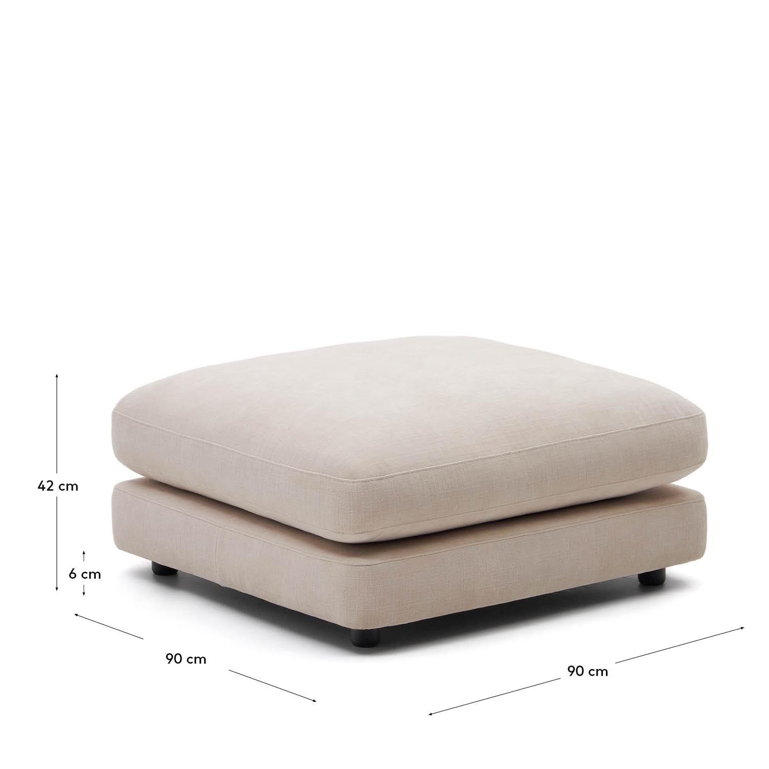 Die stilvolle Gala Fussablage in Beige von Kave Home vereint Komfort und Eleganz. Perfekt als Sitzgelegenheit oder Ablage, nachhaltig und pflegeleicht!
