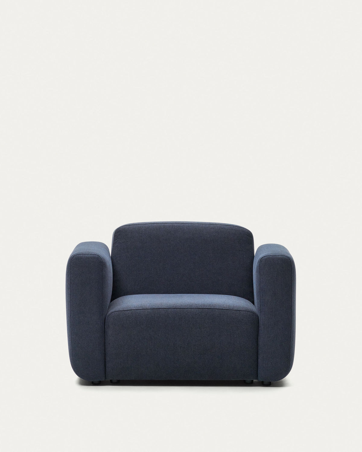Neom Modularsessel in Blau FSC Mix Credit in Blau präsentiert im Onlineshop von KAQTU Design AG. Sessel ist von Kave Home